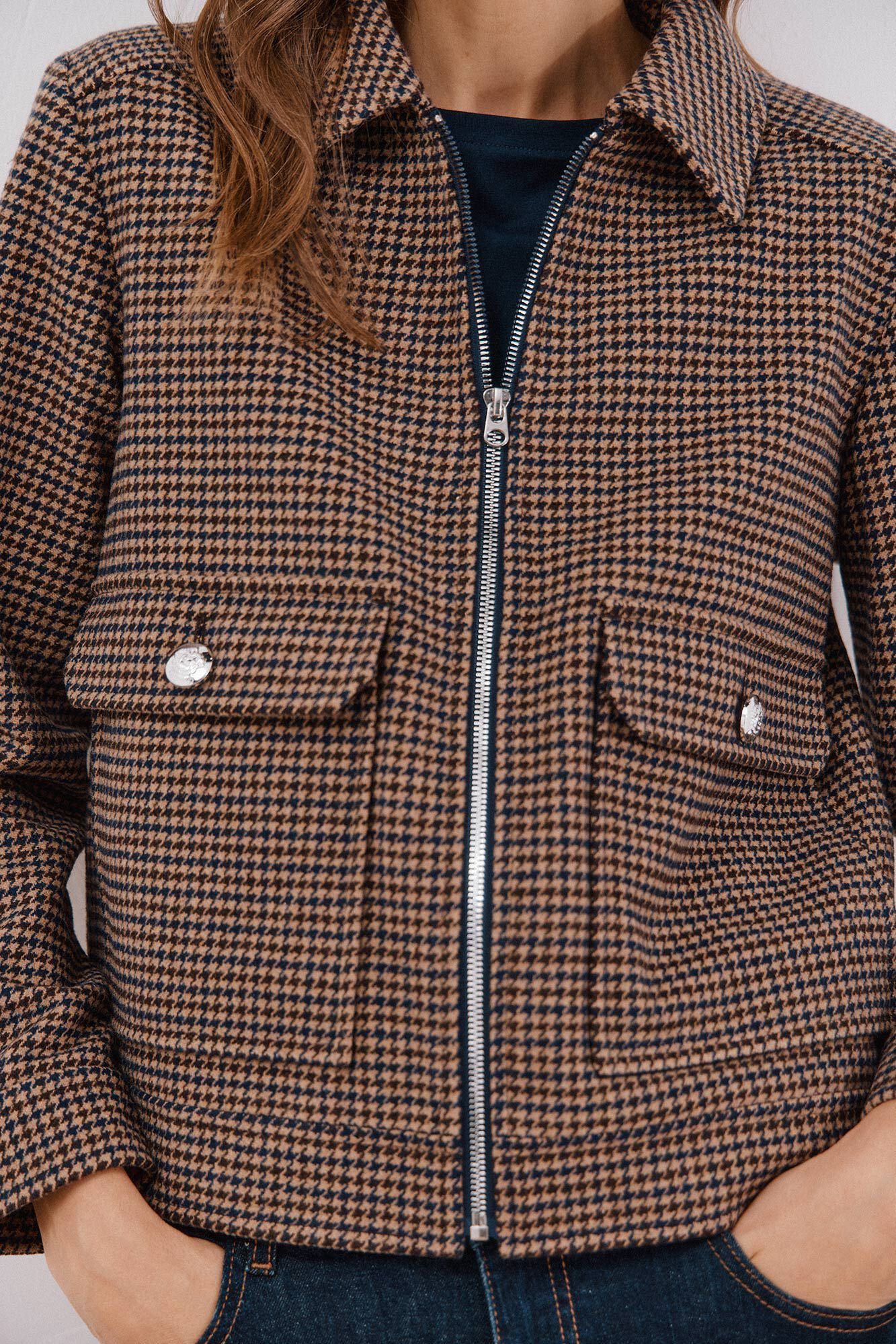 Cortefiel Chaqueta corta cierre