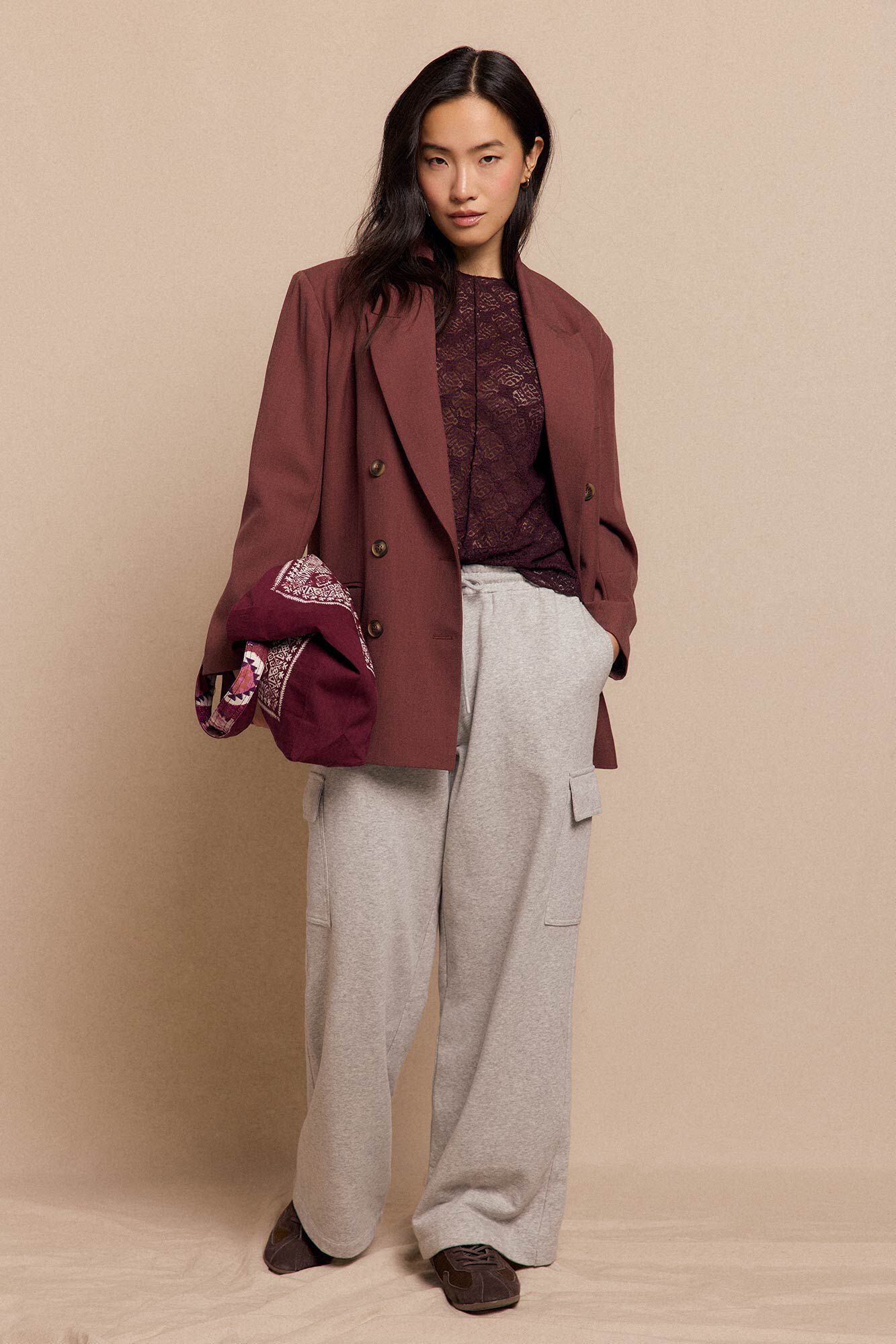 Slowlove Top encaje asim&eacute;trico Vino