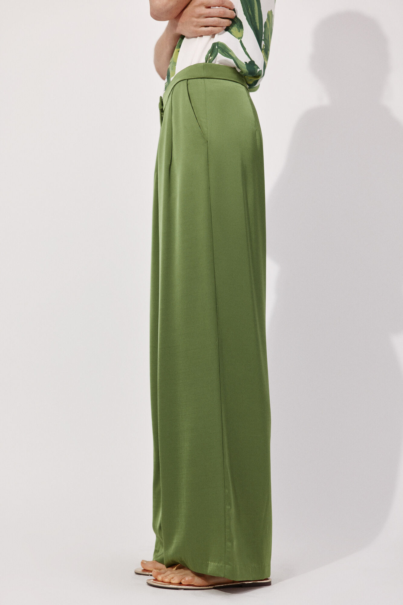 Cortefiel Pantal&oacute;n palazzo con pinzas Verde