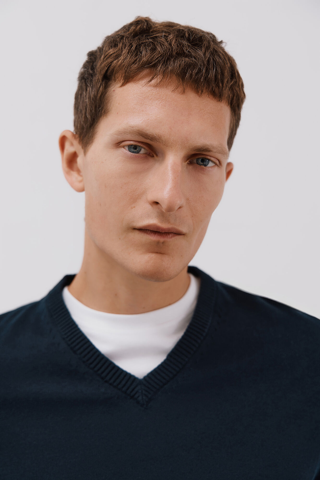 Cortefiel Su&eacute;ter tejido fino algod&oacute;n cuello pico Azul marino