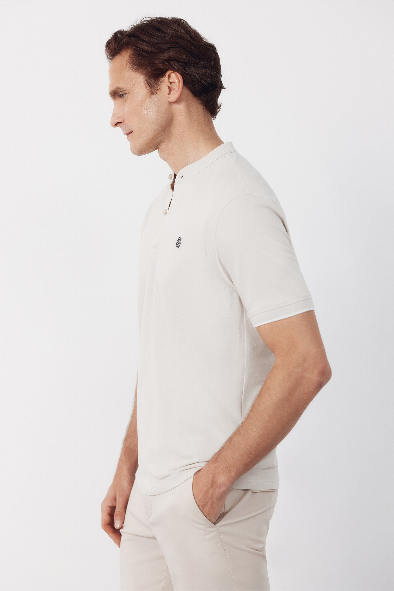 Cortefiel Polo cuello mao Beige
