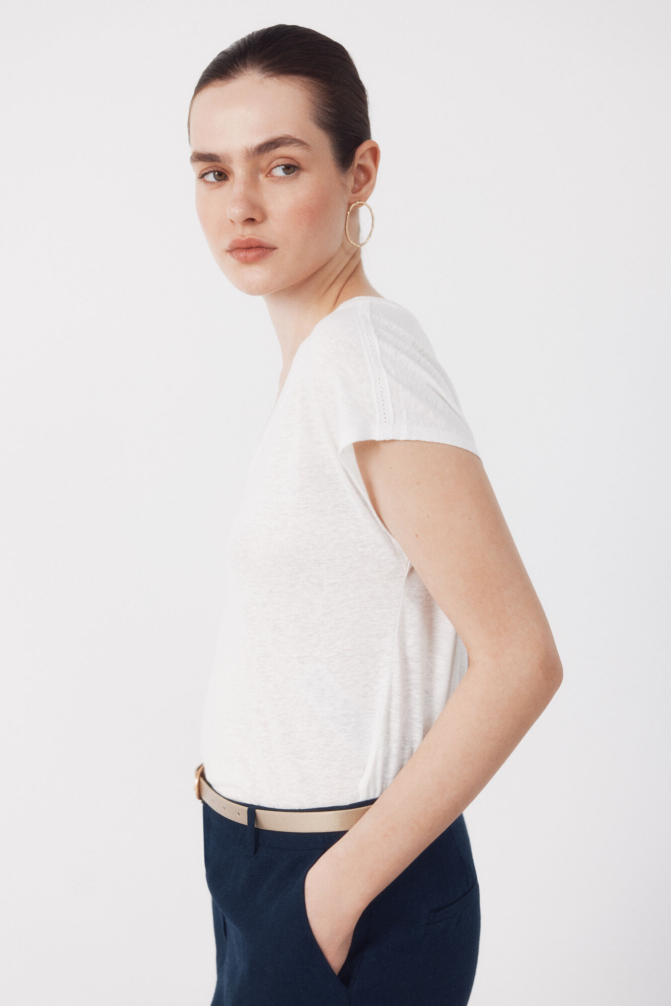 Cortefiel Playera de lino con escote en pico y l&uacute;rex Blanco