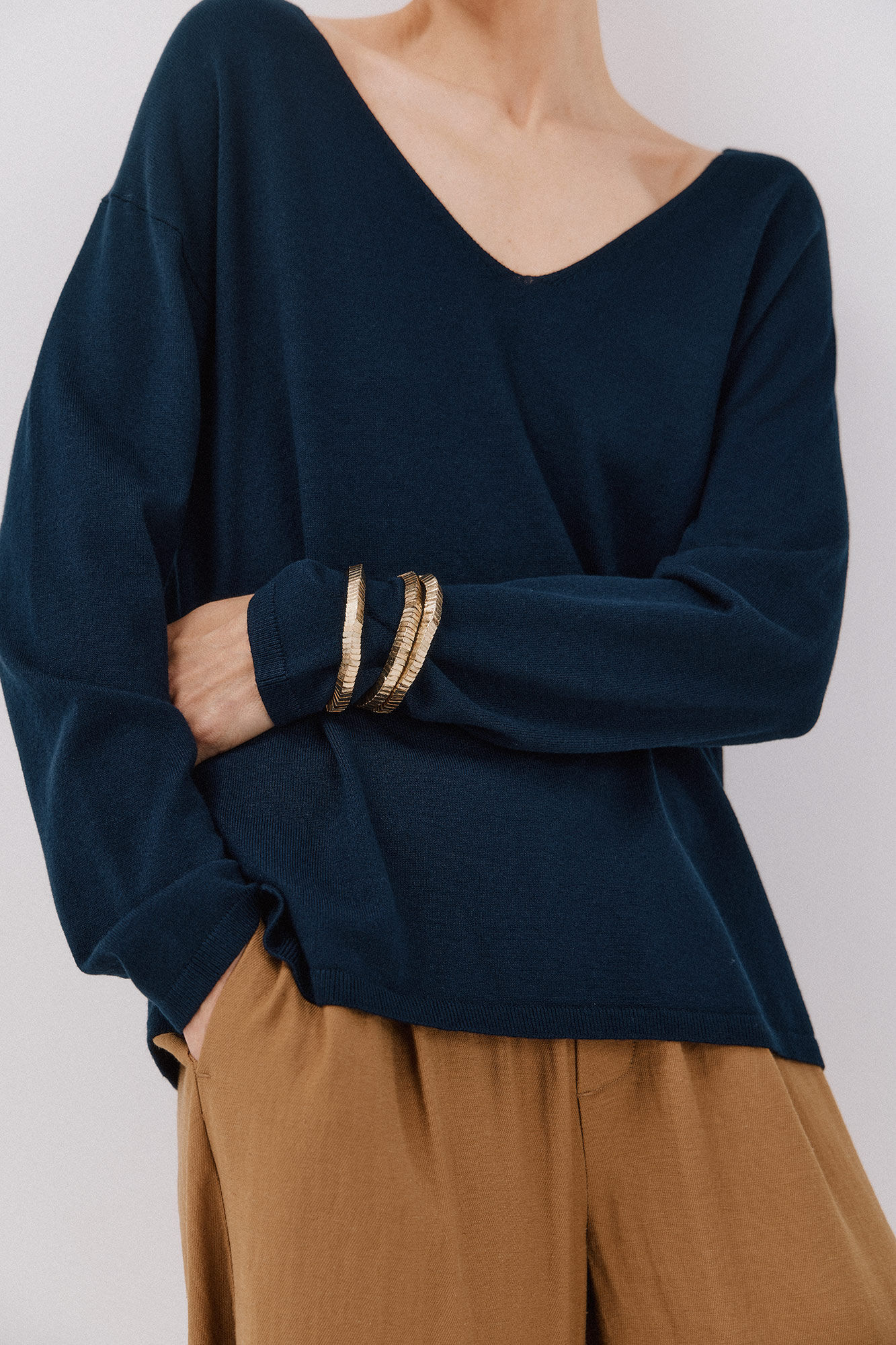 Cortefiel Su&eacute;ter escote pico Azul marino