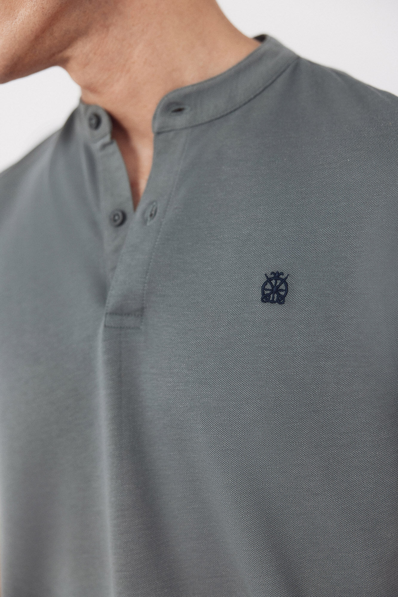 Cortefiel Polo cuello mao Kaki