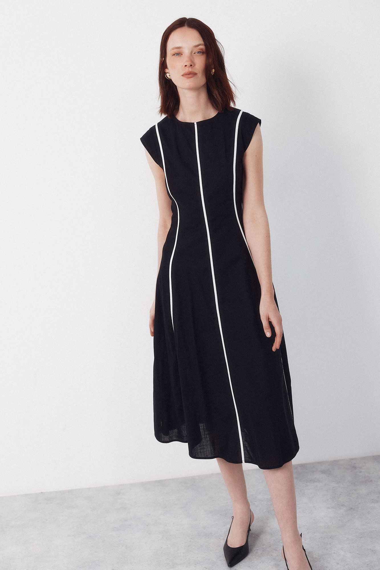 Cortefiel Vestido con contrastes Negro