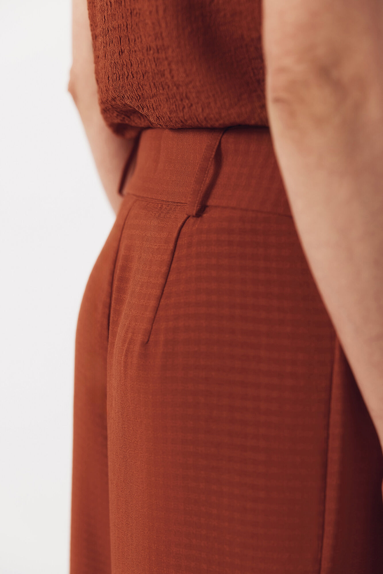 Cortefiel Pantal&oacute;n de estructura fluida Marr&oacute;n