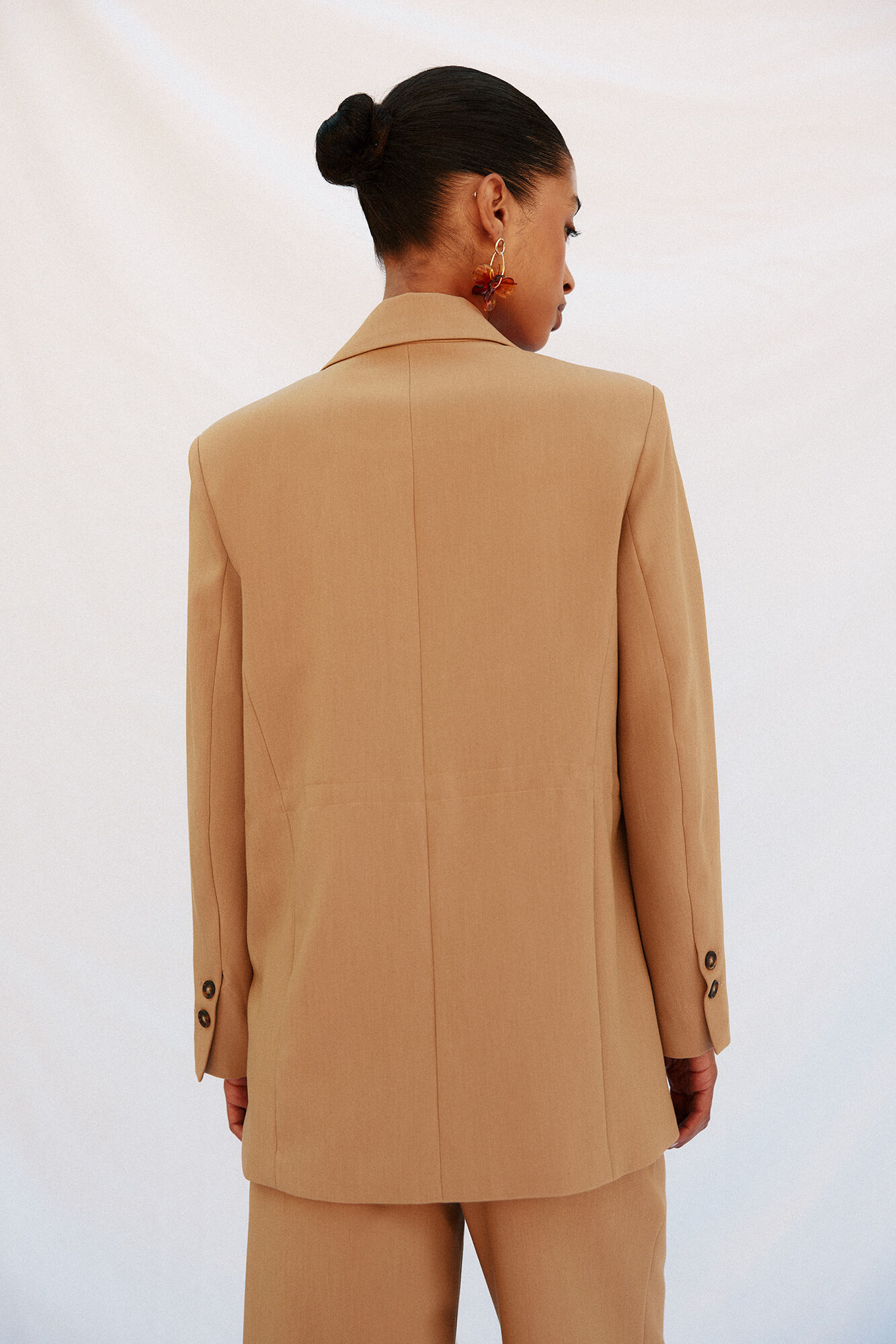 Cortefiel Blazer de cuello solapa con escote pico Beige