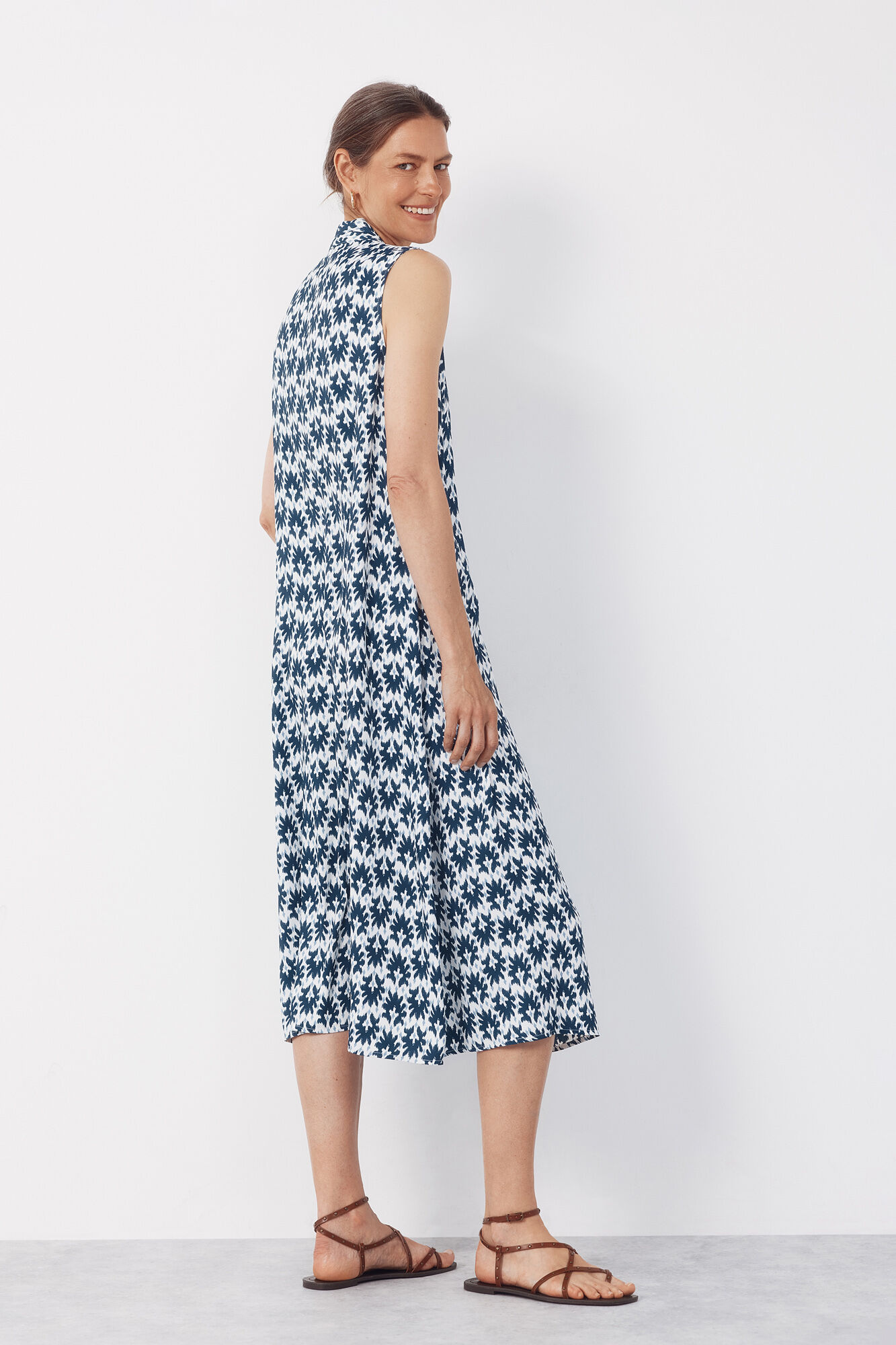 Cortefiel Vestido fluido sin mangas