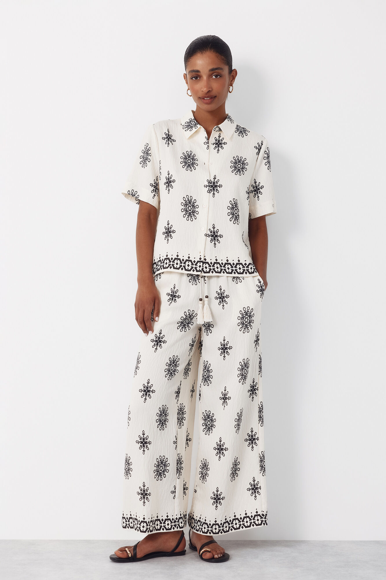 Cortefiel Pantal&oacute;n estampado Estampado blanco