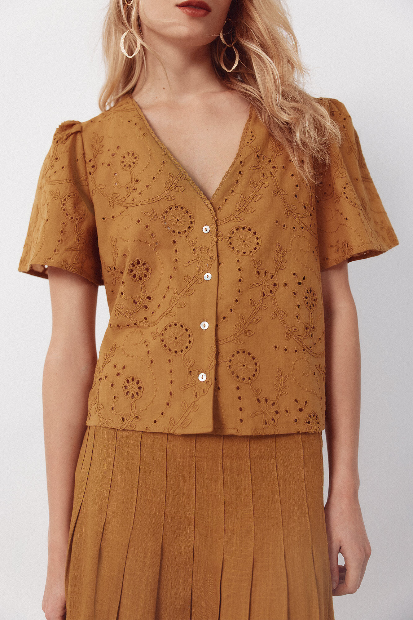 Cortefiel Blusa con bordados Amarillo