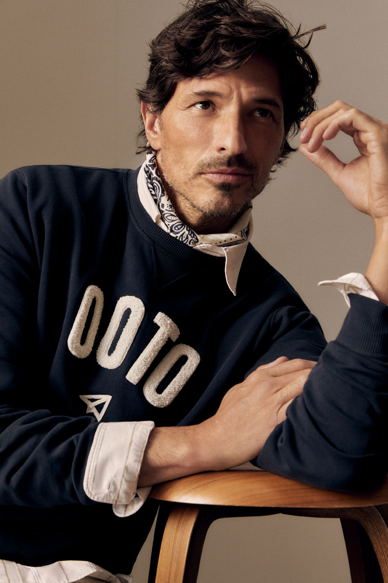 OOTO Sudadera logo cuello redondo