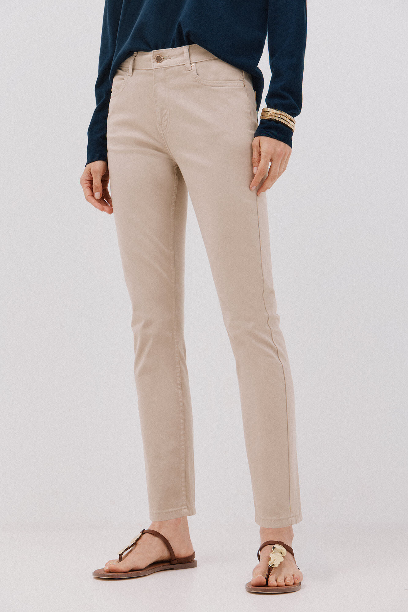 Cortefiel Pantalones pitillo crop color Arena