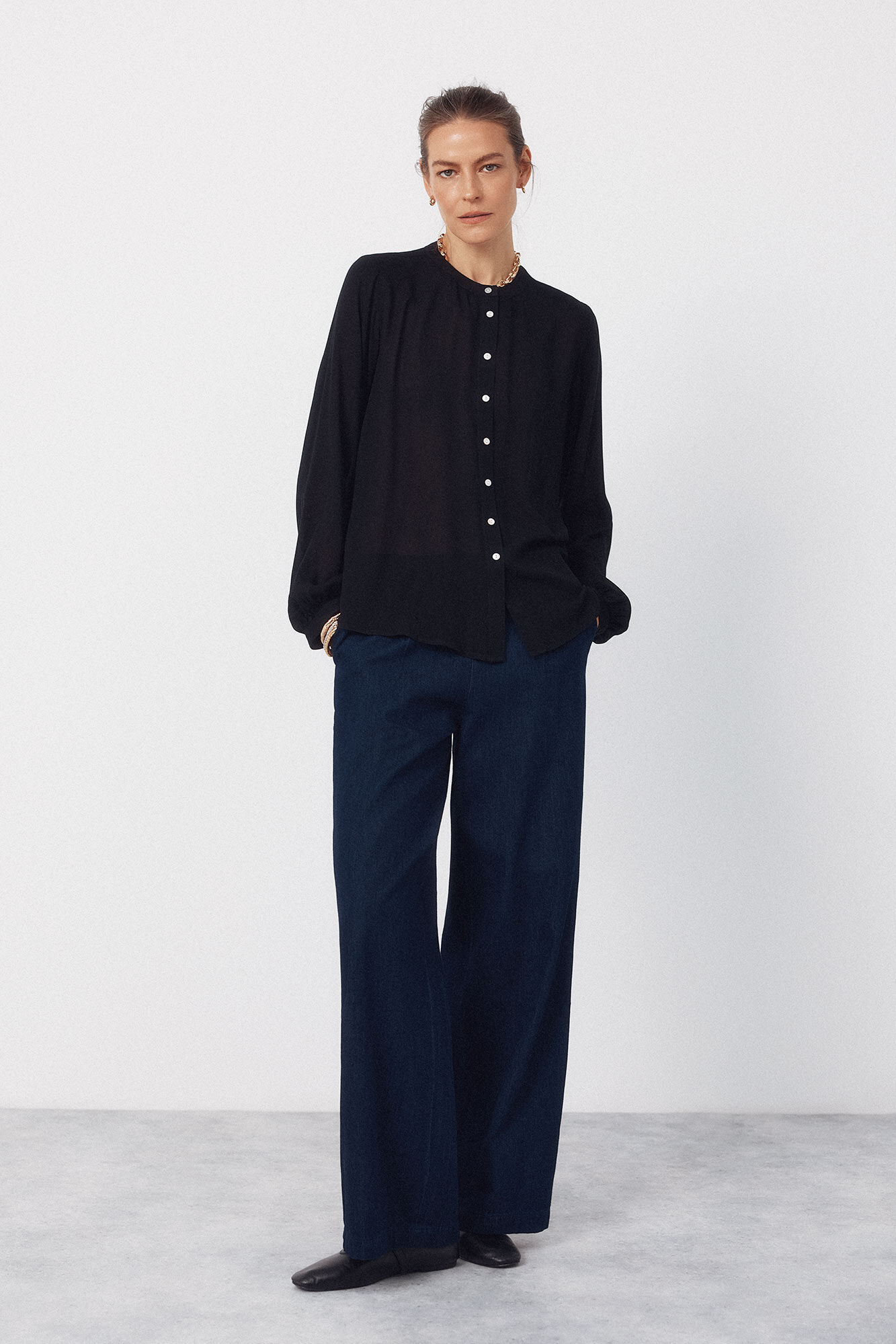 Cortefiel Blusa de cuello redondo Negro