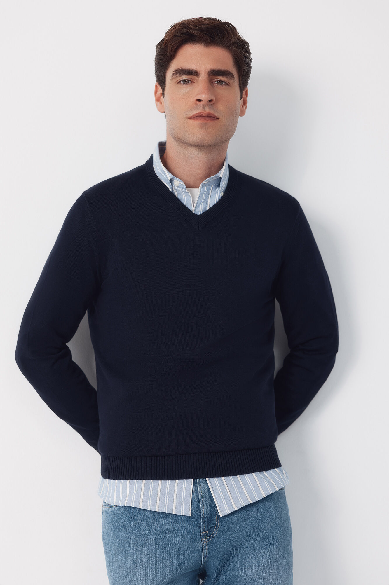 Cortefiel Jersey punto algod&oacute;n cuello pico b&aacute;sico