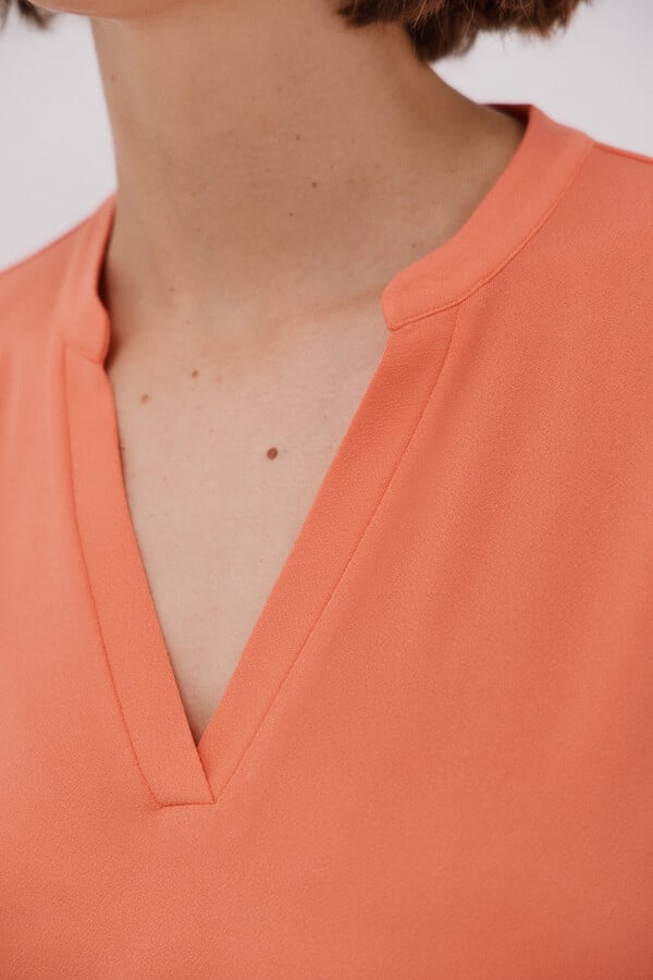 Cortefiel Playera básica cuello mao desmentido Coral