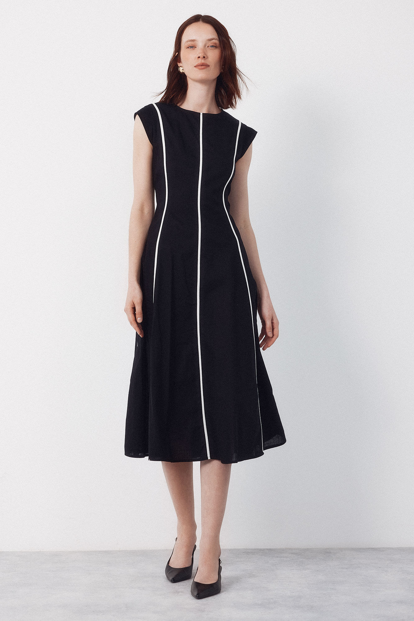 Cortefiel Vestido con contrastes Negro