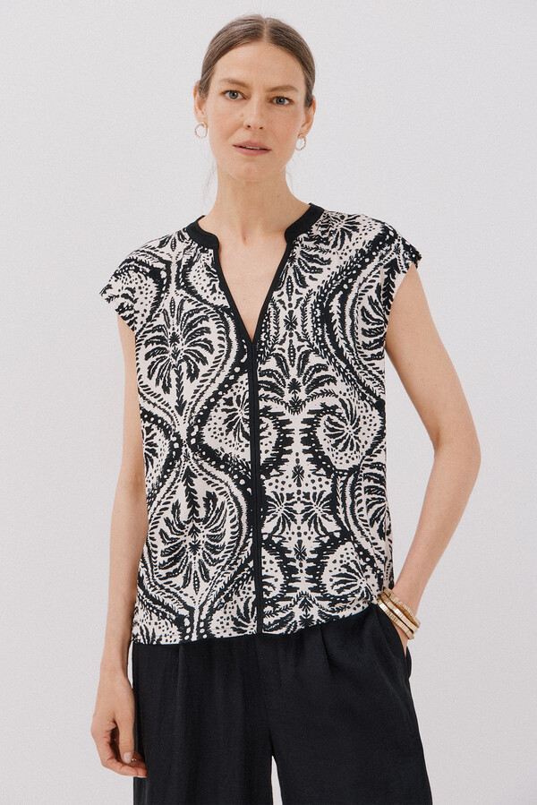 Cortefiel Playera básica sin mangas cuello mao Estampado blanco