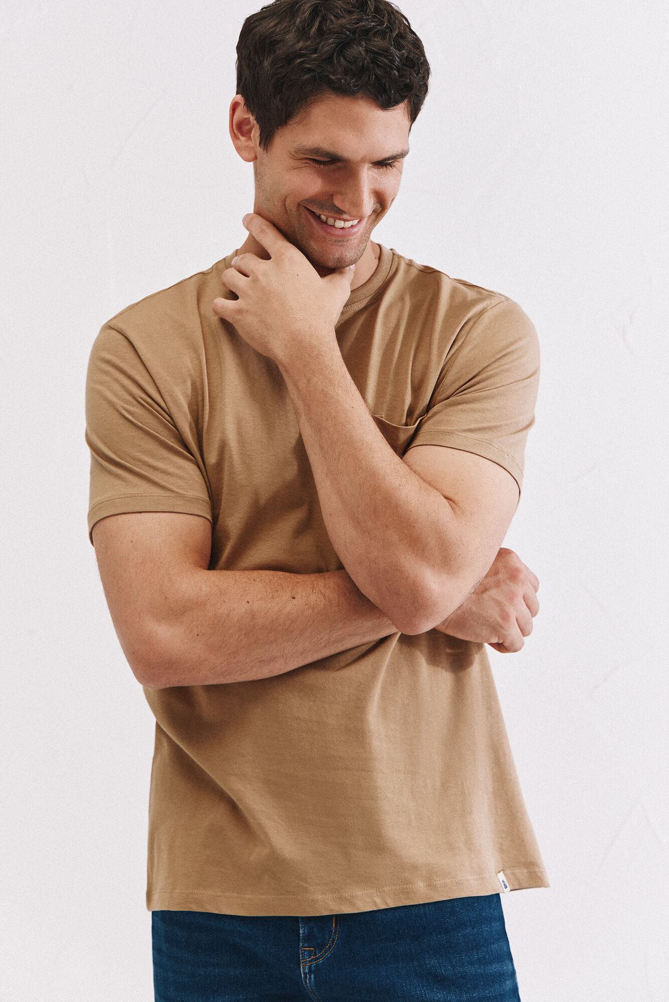 Cortefiel Playera b&aacute;sica bolsillo Beige