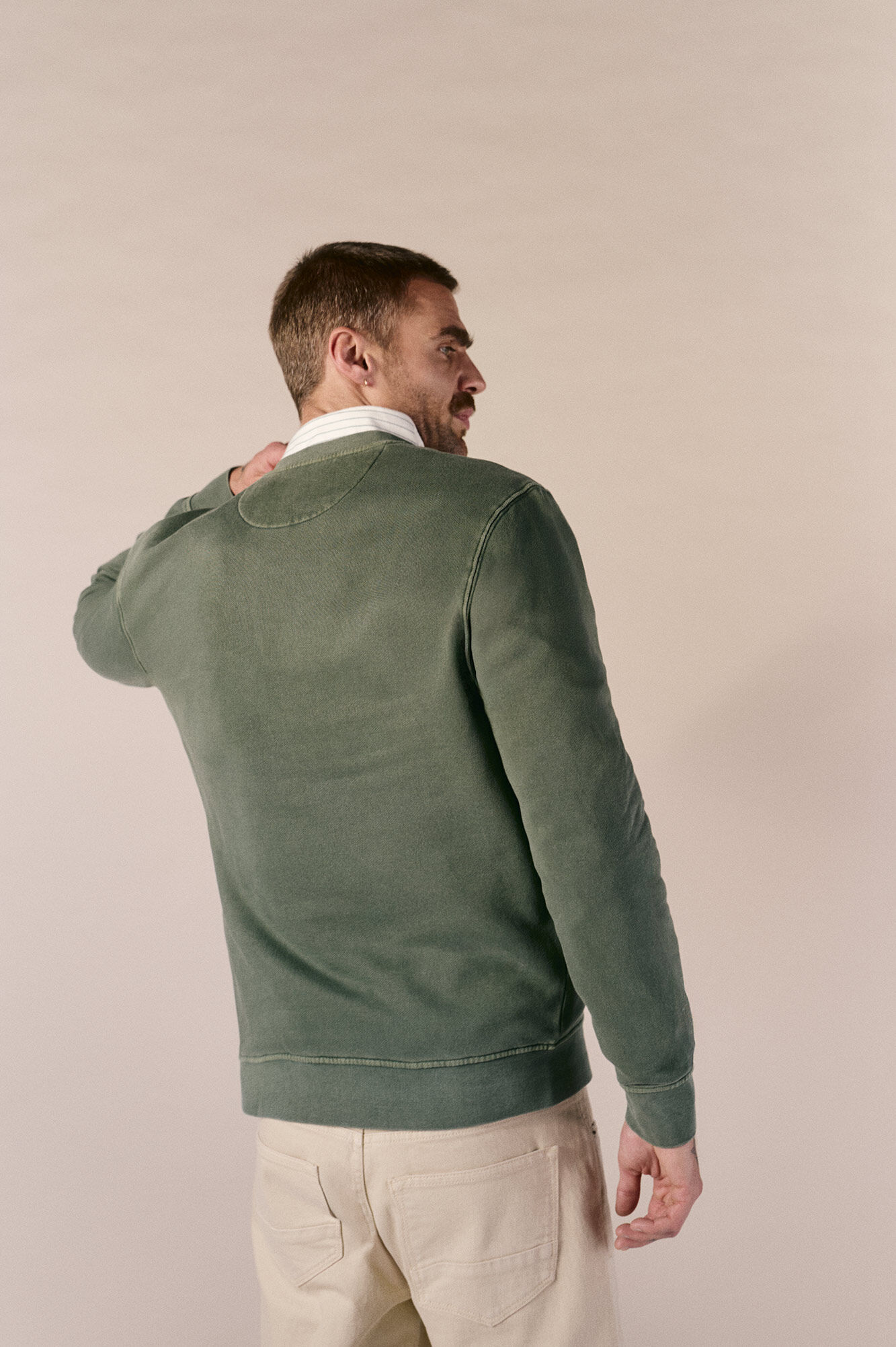 OOTO Sudadera b&aacute;sica lavada cuello redondo Kaki