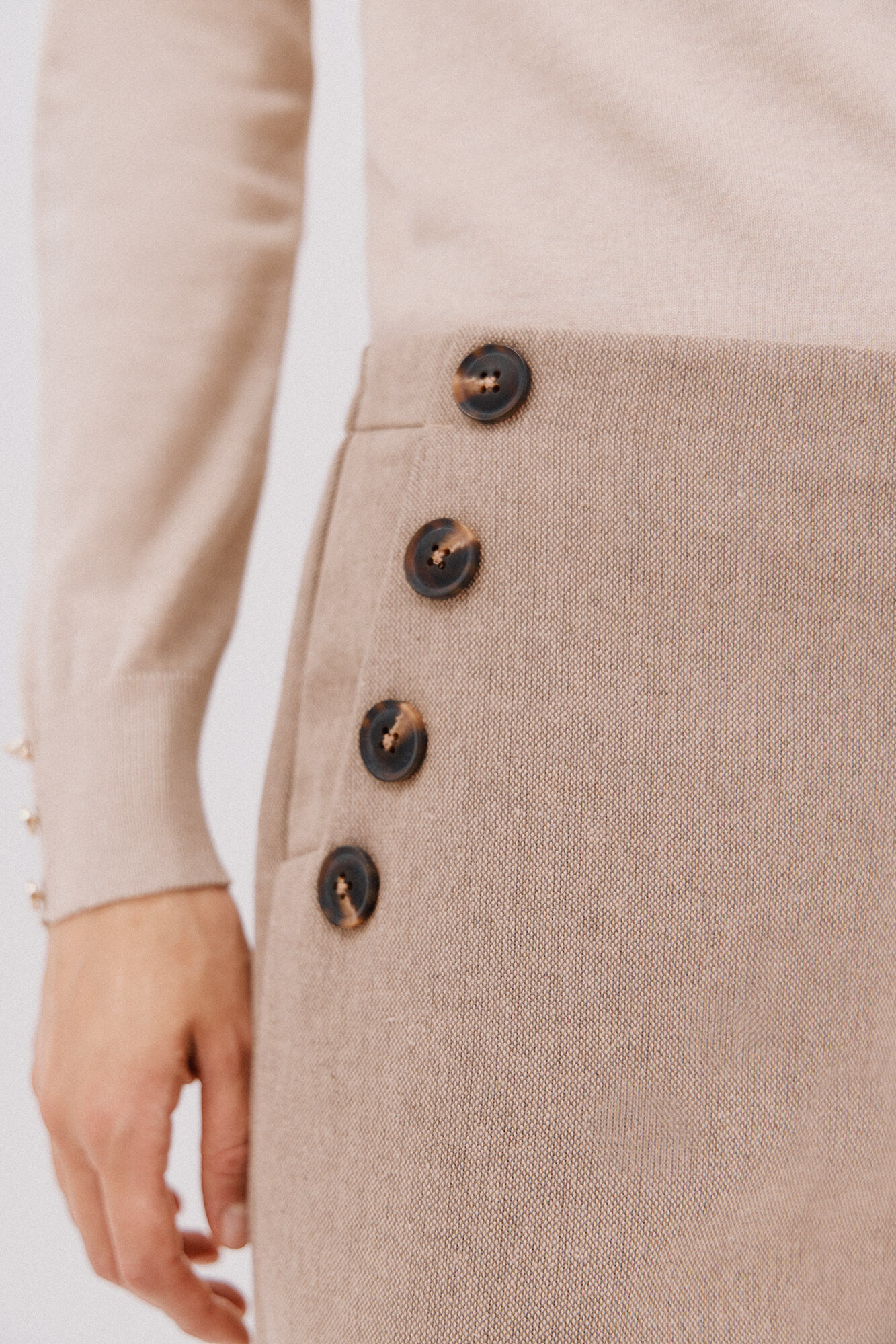 Cortefiel Pantal&oacute;n de mujer crop y ancho Beige