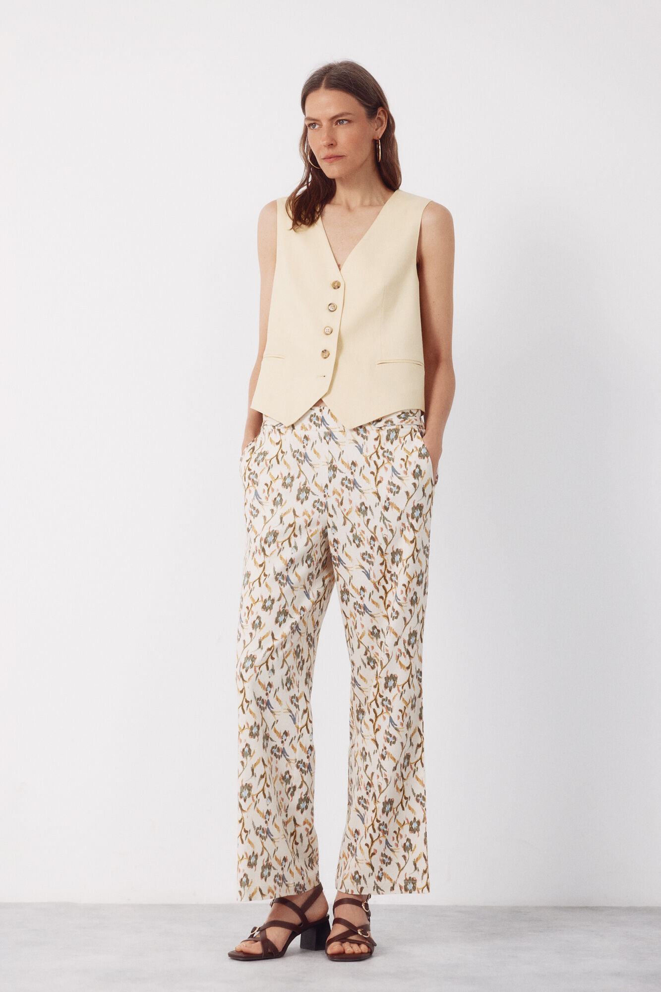 Cortefiel Pantal&oacute;n de lino con botones dorados Multicolor