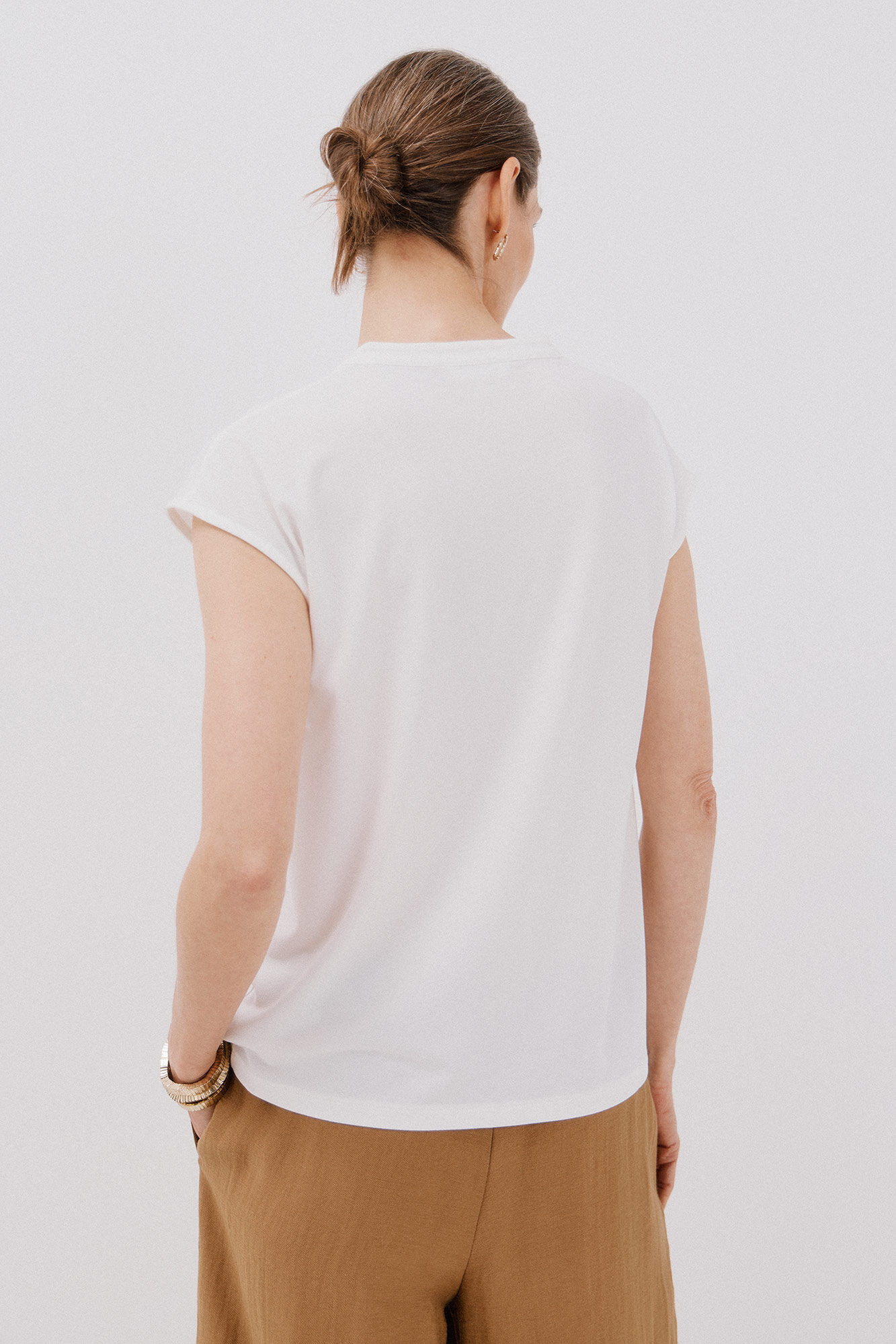 Cortefiel Playera b&aacute;sica cuello mao desmentido Blanco