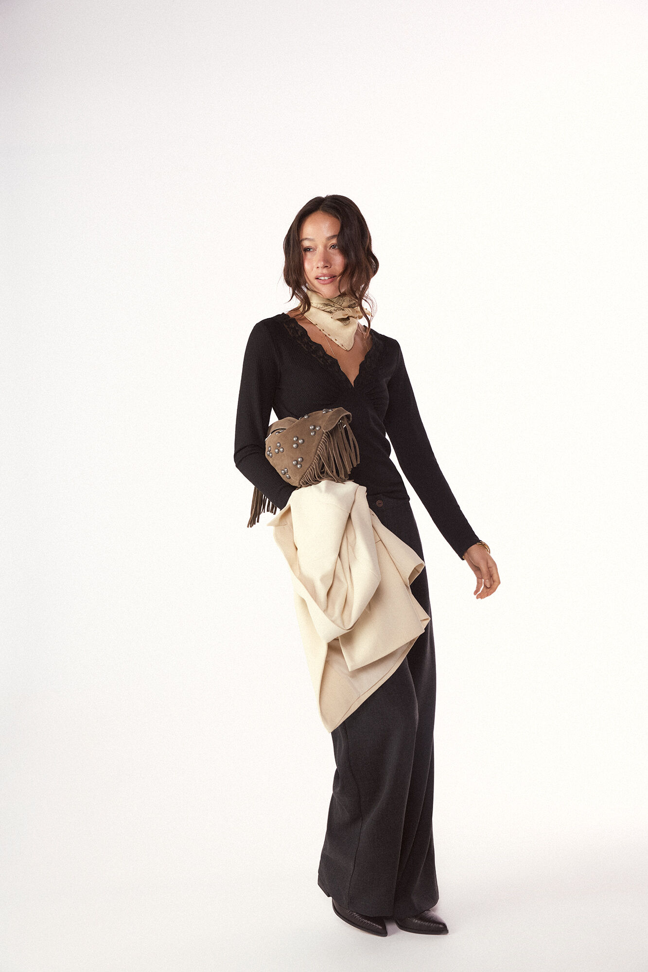 Slowlove Top con estructura y detalle de blonda Negro