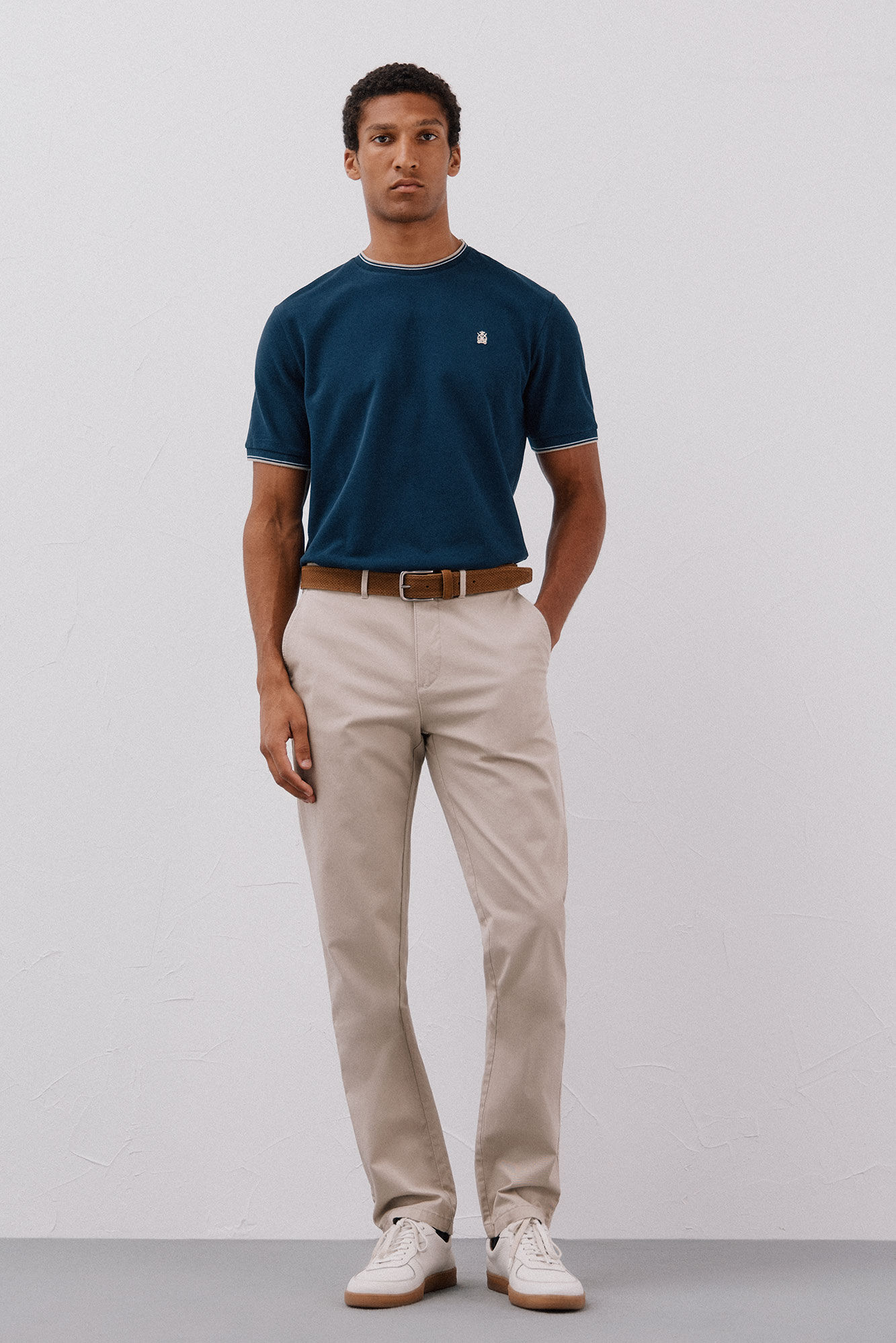 Cortefiel Pantal&oacute;n chino ligero regular fit Beige