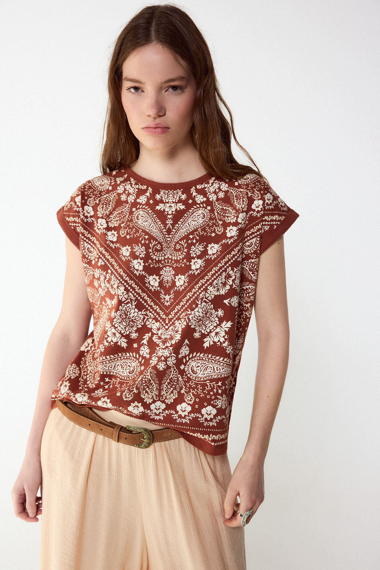 Slowlove Playera estampado bandana Estampado granate