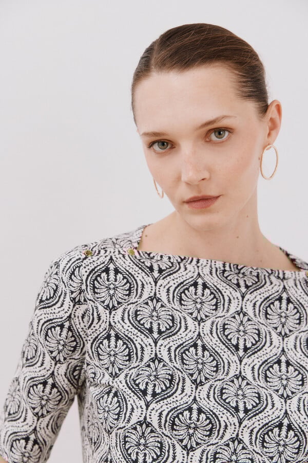 Cortefiel Playera básica escote barco Estampado gris