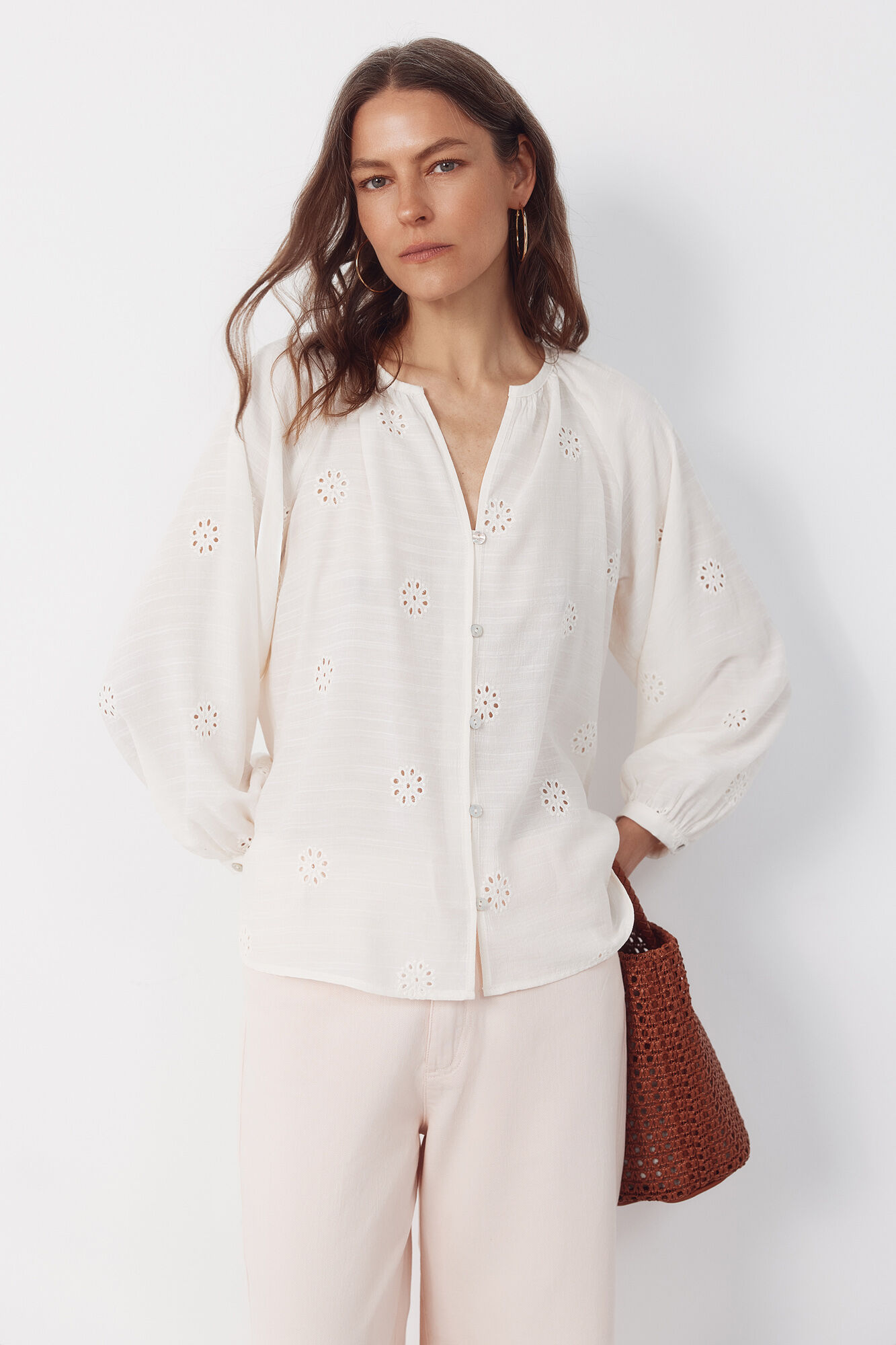Cortefiel Blusa con bordados Marfil