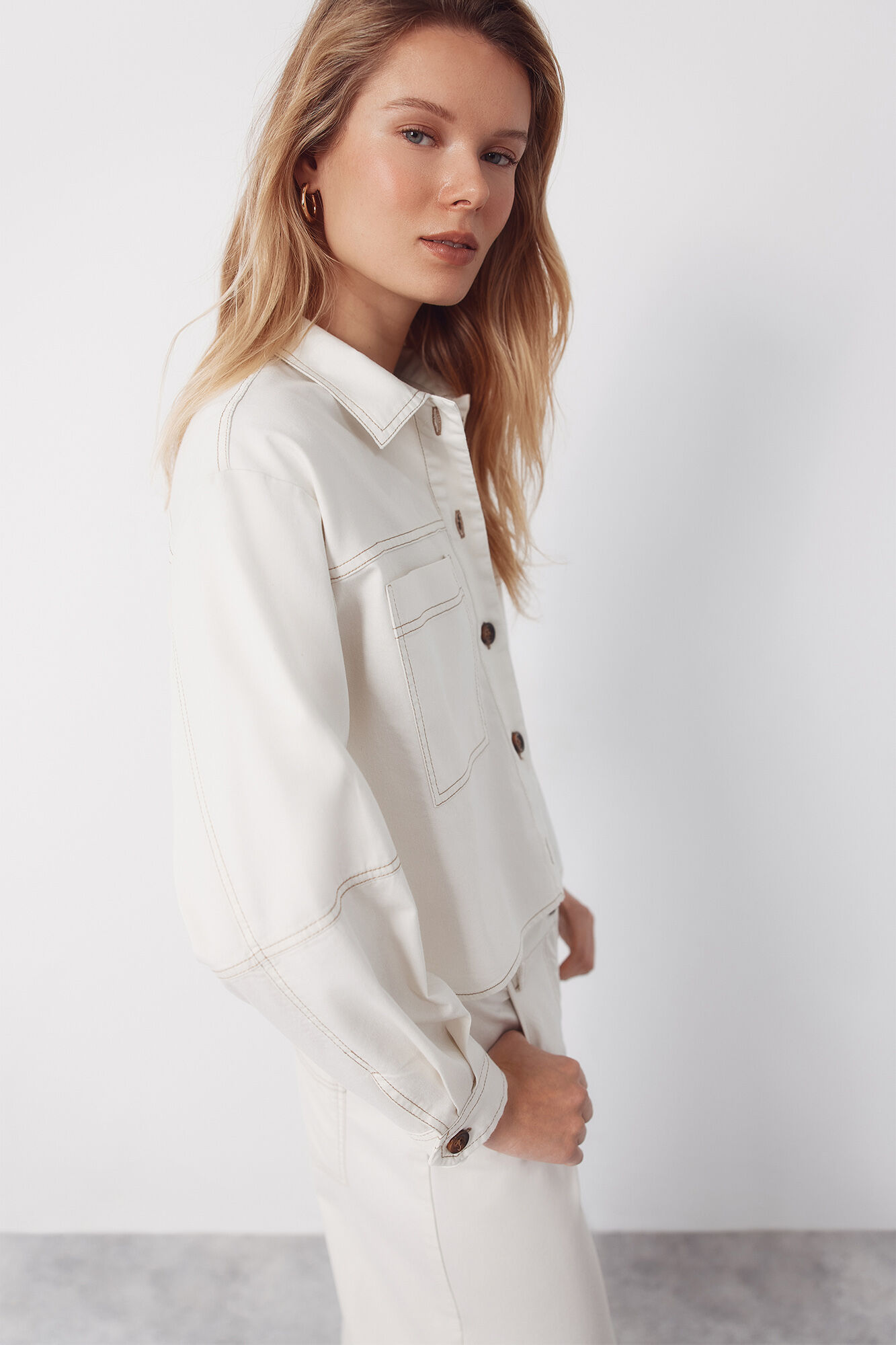 Cortefiel Camisa de mezclilla suave Marfil