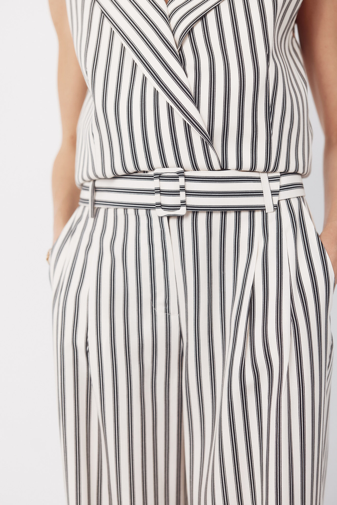 Cortefiel Pantal&oacute;n de rayas con cintur&oacute;n Estampado blanco