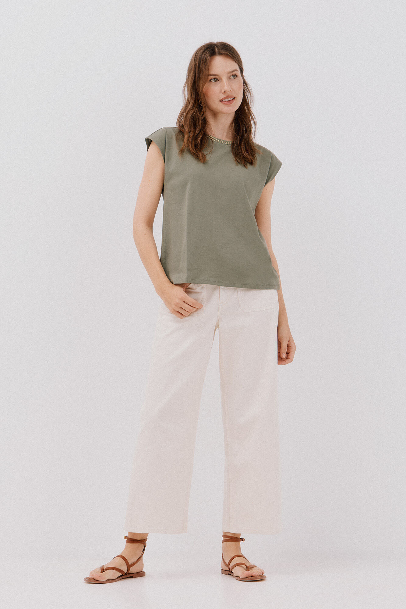 Cortefiel Playera escote pico Kaki