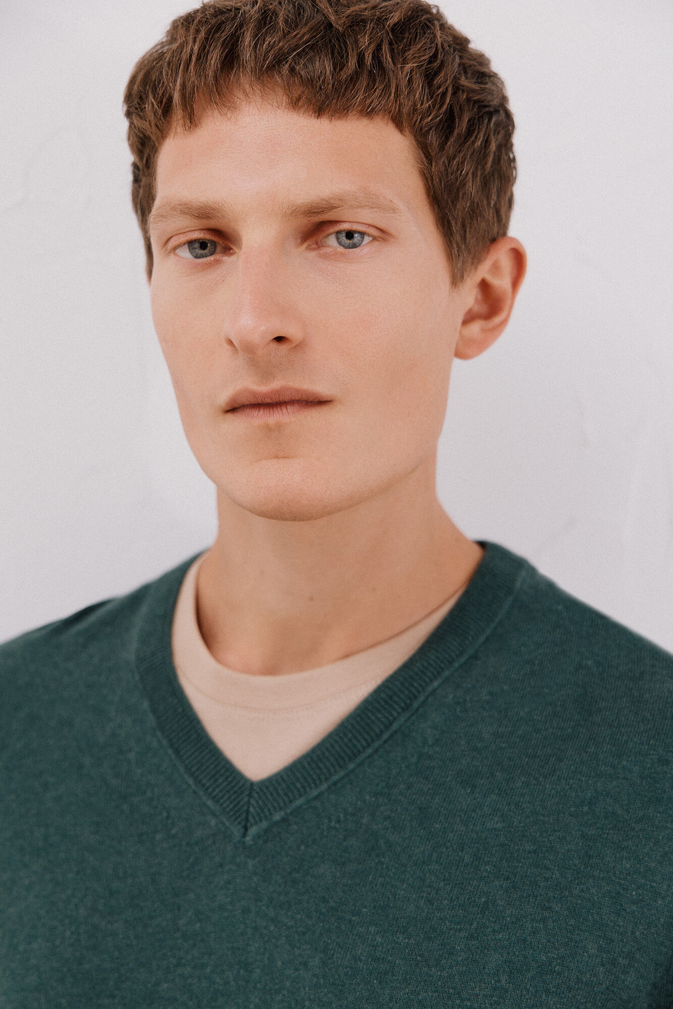 Cortefiel Su&eacute;ter algod&oacute;n cashmere cuello pico Verde oscuro