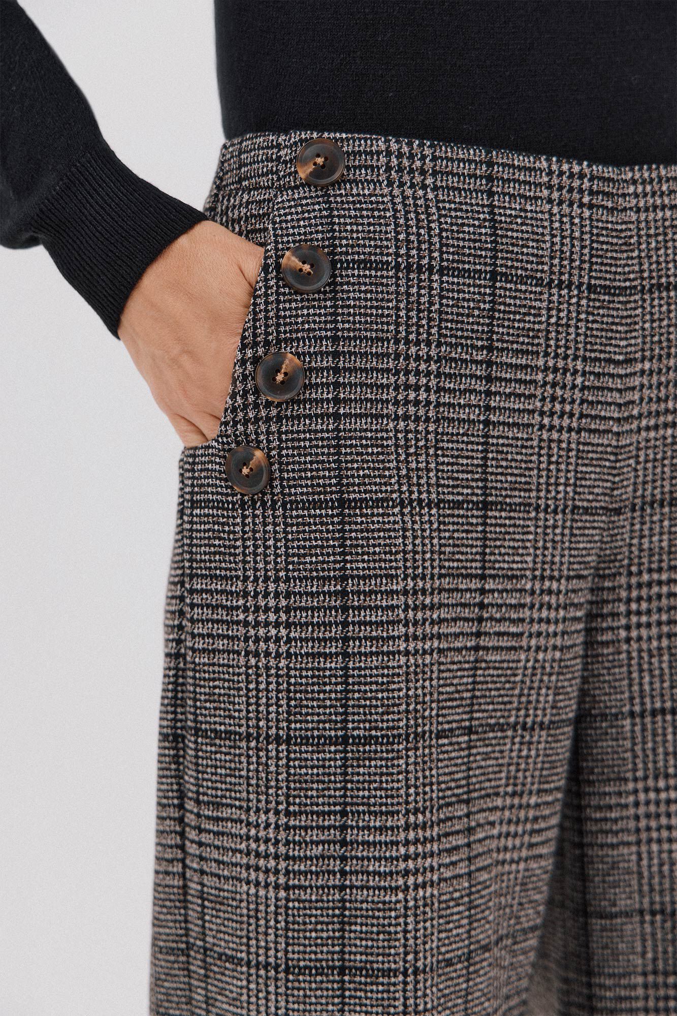 Cortefiel Pantal&oacute;n de mujer crop y ancho Estampado gris