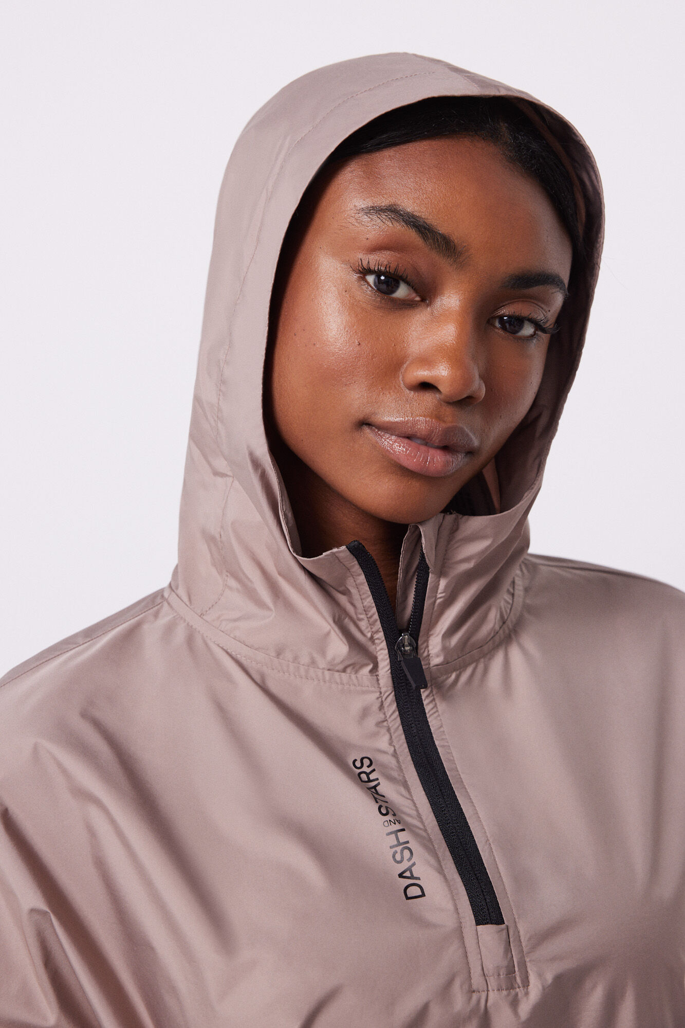 Chamarra canguro brillos wind resistant Chamarras deportivas de mujer Springfield MX