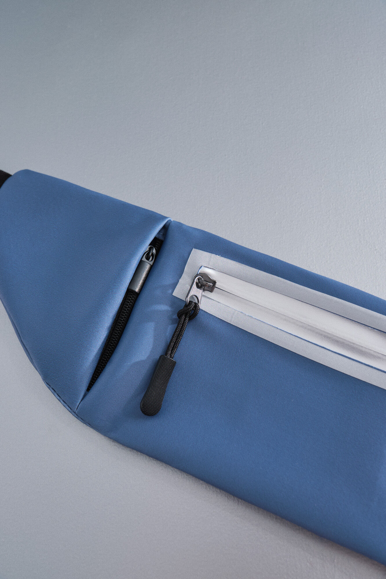 Dash and Stars Cangurera azul metalizada azul