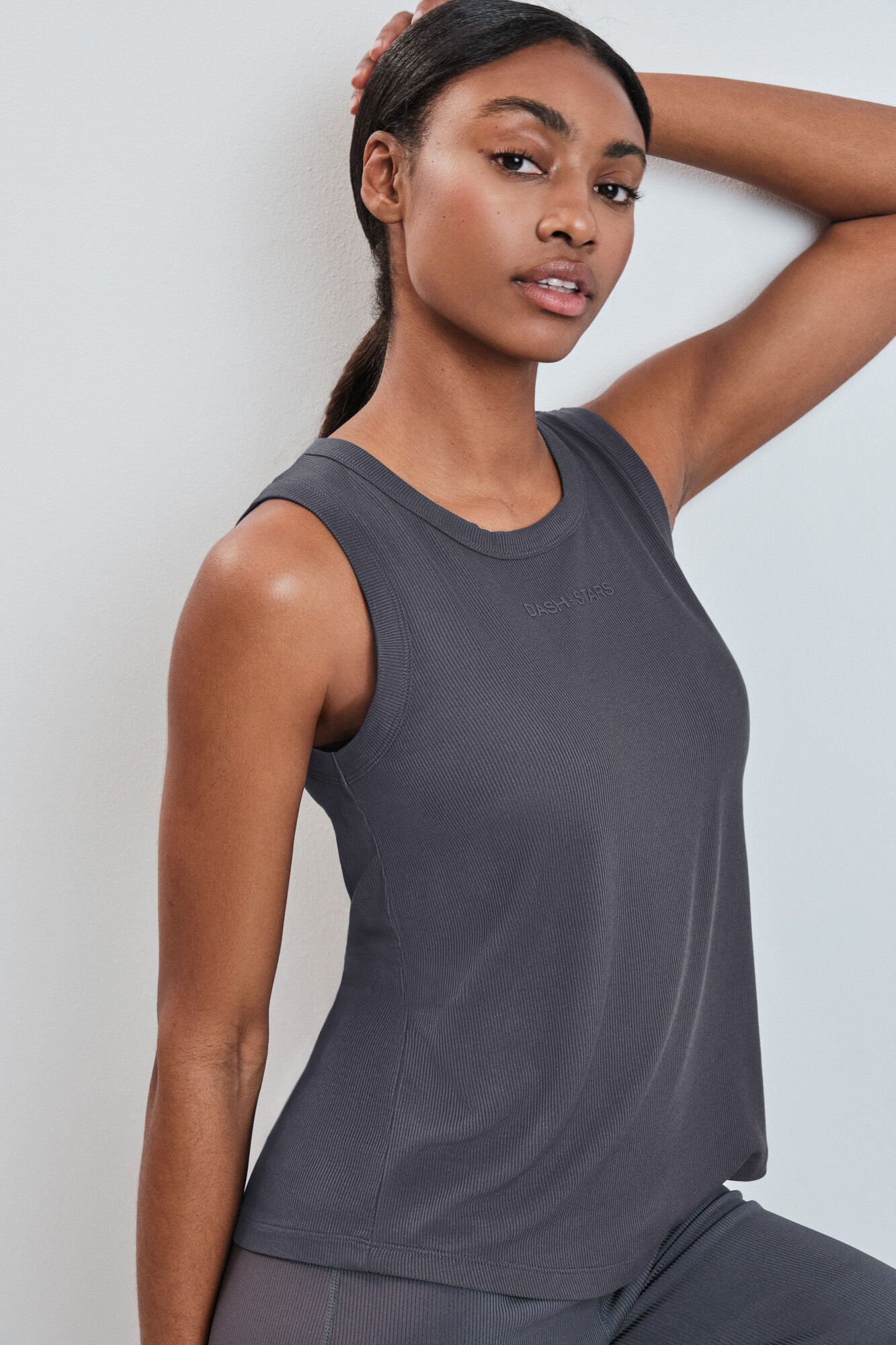 Dash and Stars Playera sin mangas de rib gris gris