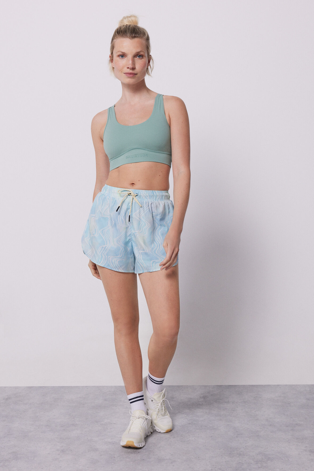 Dash and Stars Short t&eacute;cnico ultraligero estampado azul