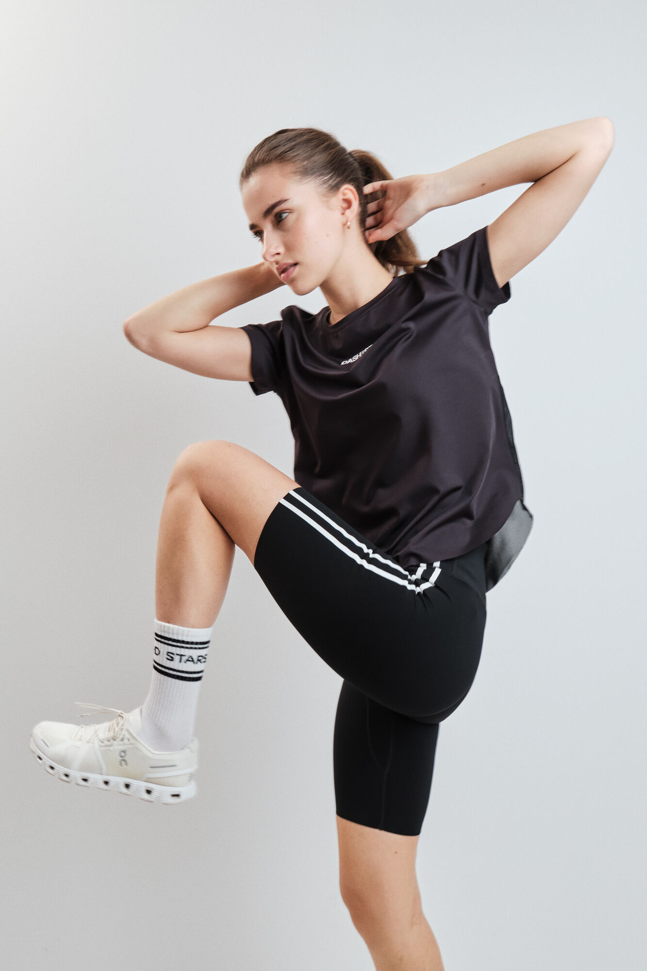 Dash and Stars Playera t&eacute;cnica con panel de malla negra