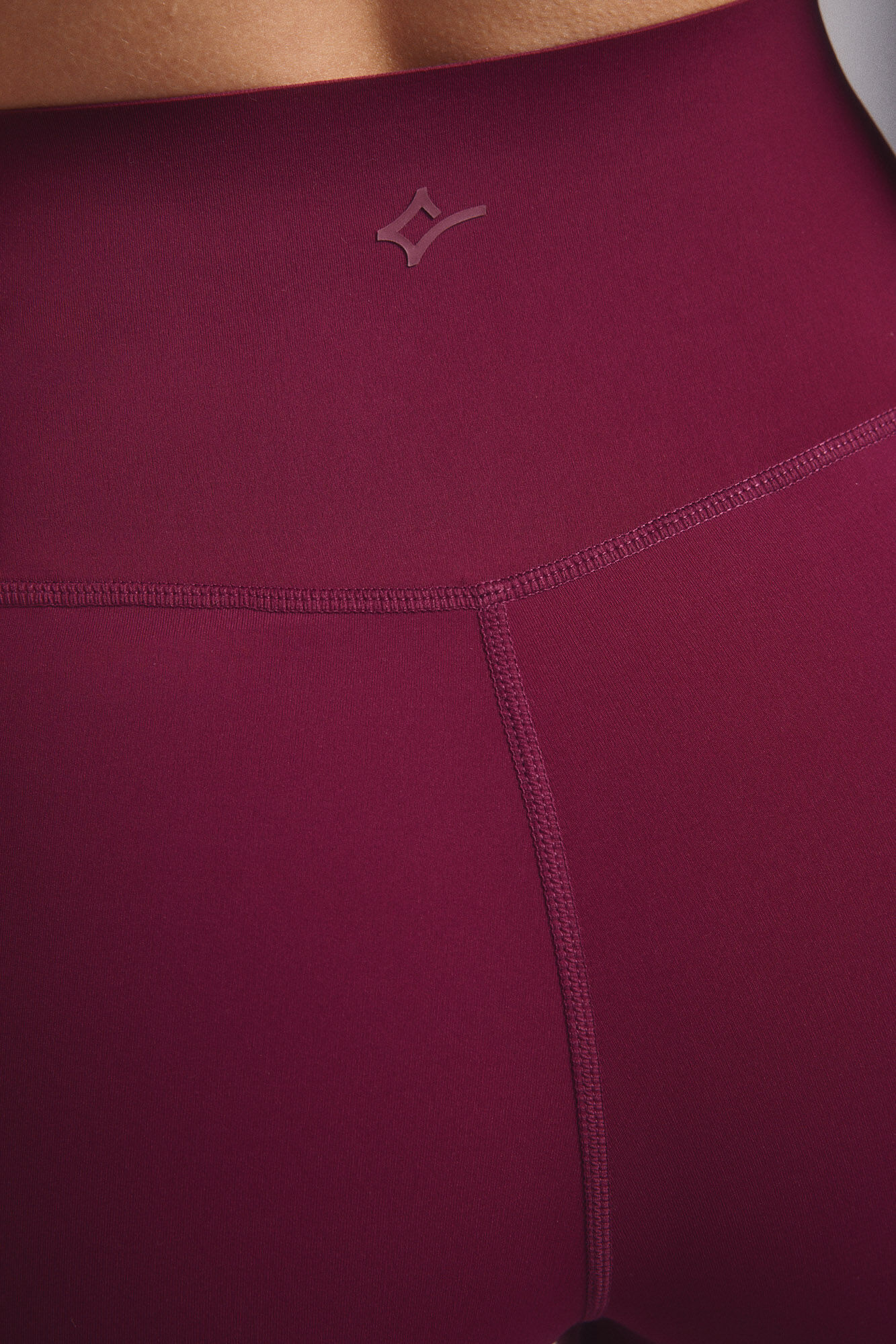 Dash and Stars Leggings crop COMPRESSIVE granate logo rosa