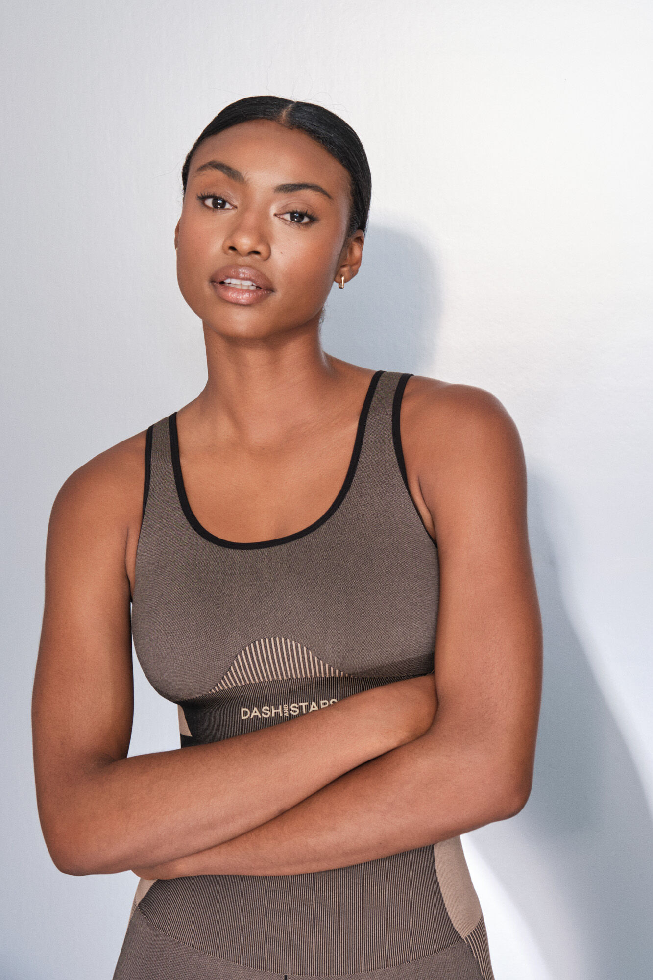 Dash and Stars Brasier deportivo marr&oacute;n SIN COSTURAS FIT marr&oacute;n