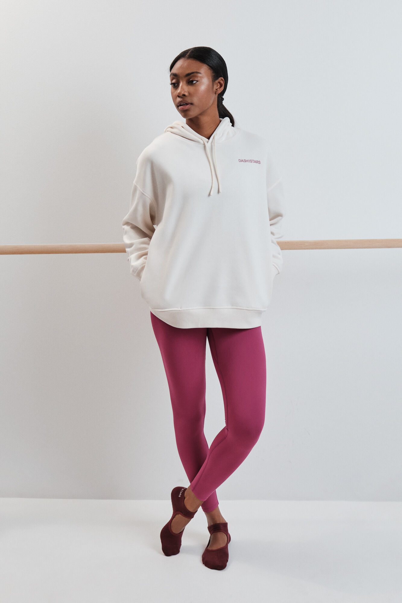 Dash and Stars Sudadera de felpa de algod&oacute;n blanco beige