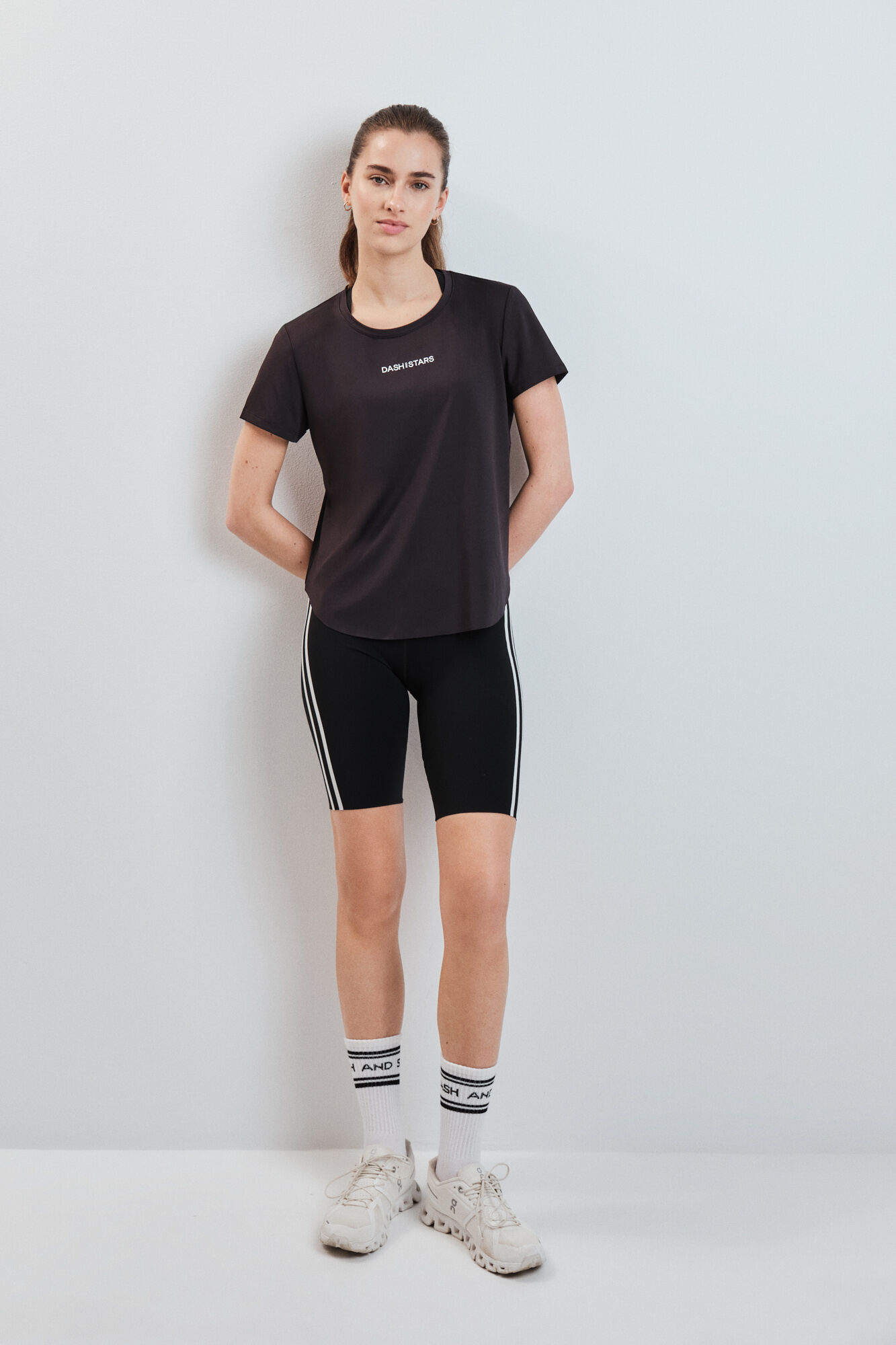 Dash and Stars Playera t&eacute;cnica con panel de malla negra negro