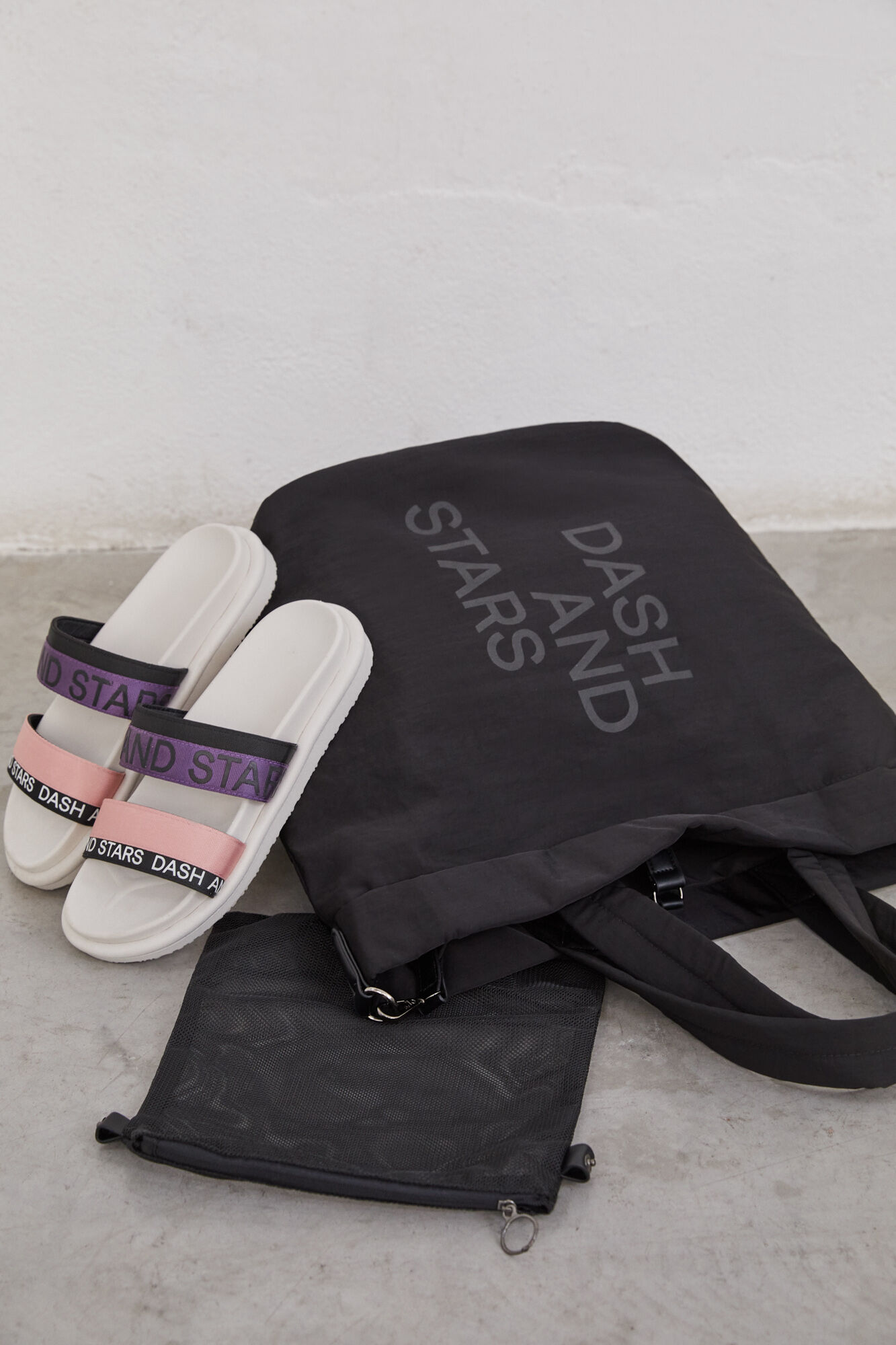 Dash and Stars Bolsa tote negra negro