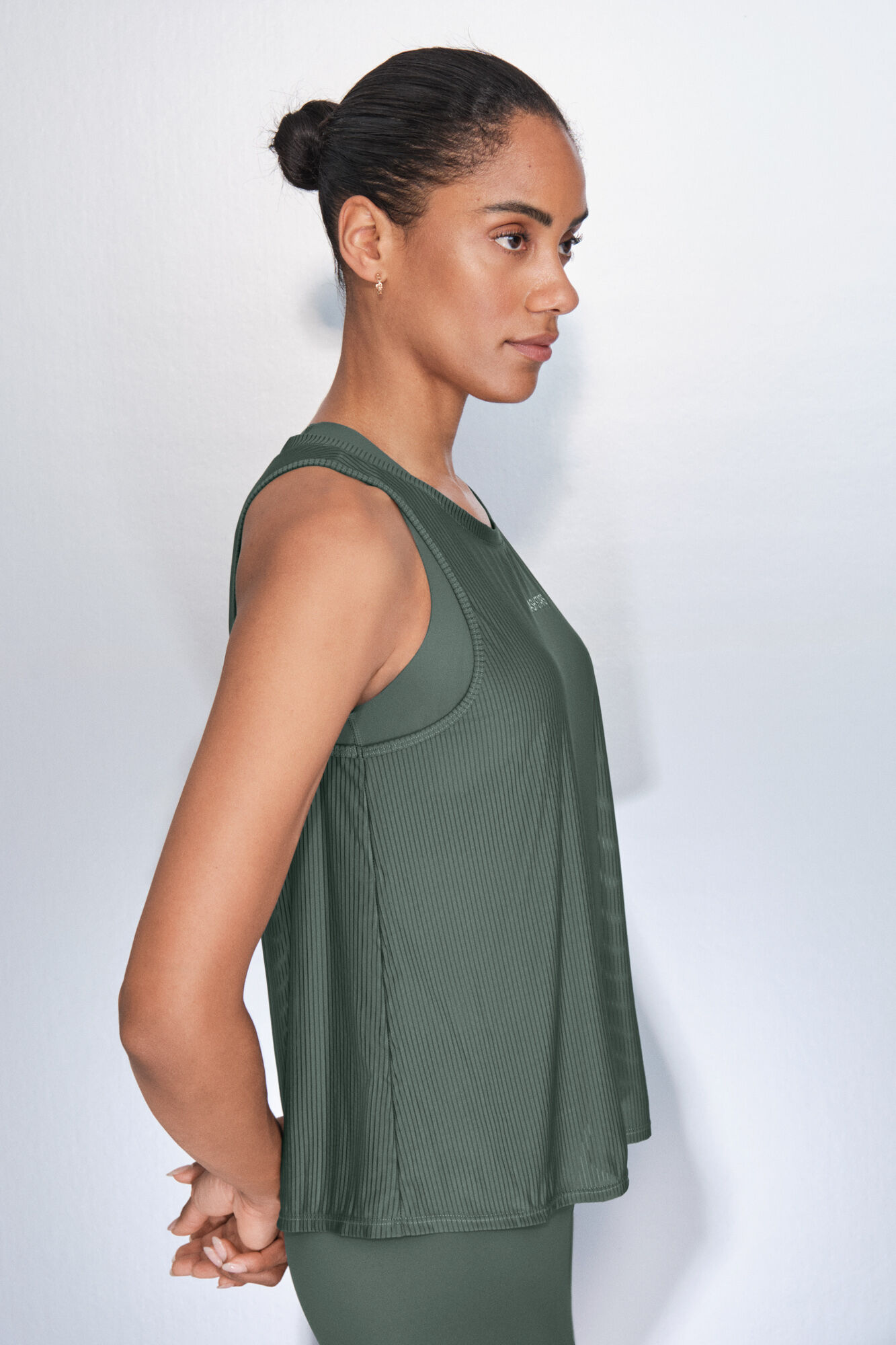 Dash and Stars Playera verde de cuello halter verde