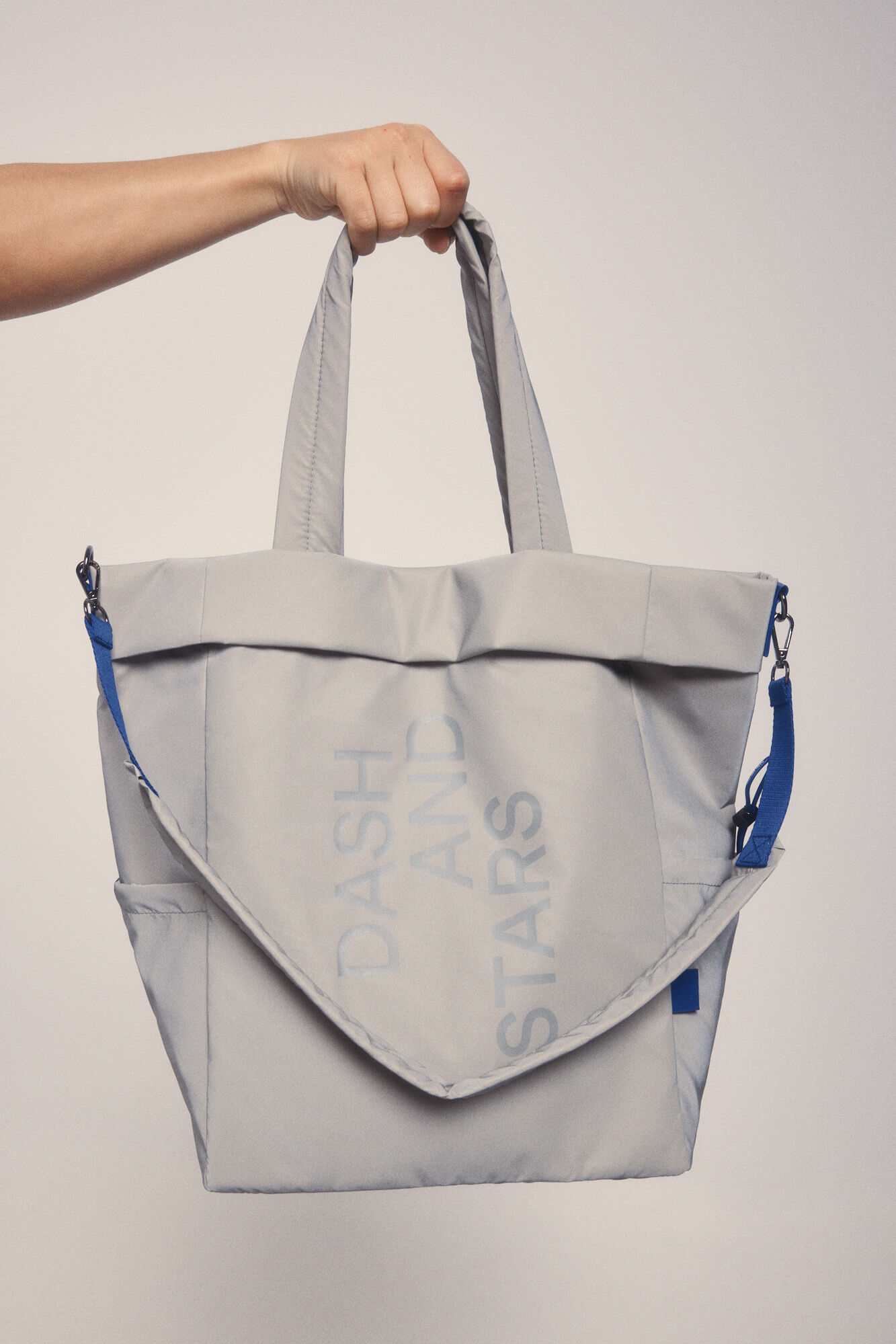 Dash and Stars Bolso tote gris metalizado gris