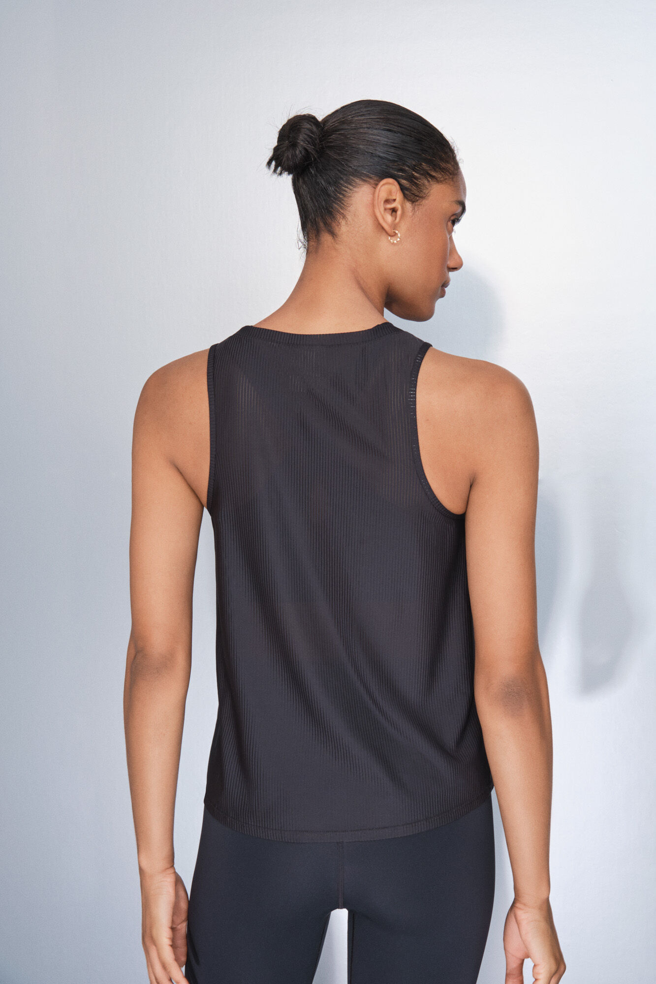 Dash and Stars Playera negra con cuello halter negro