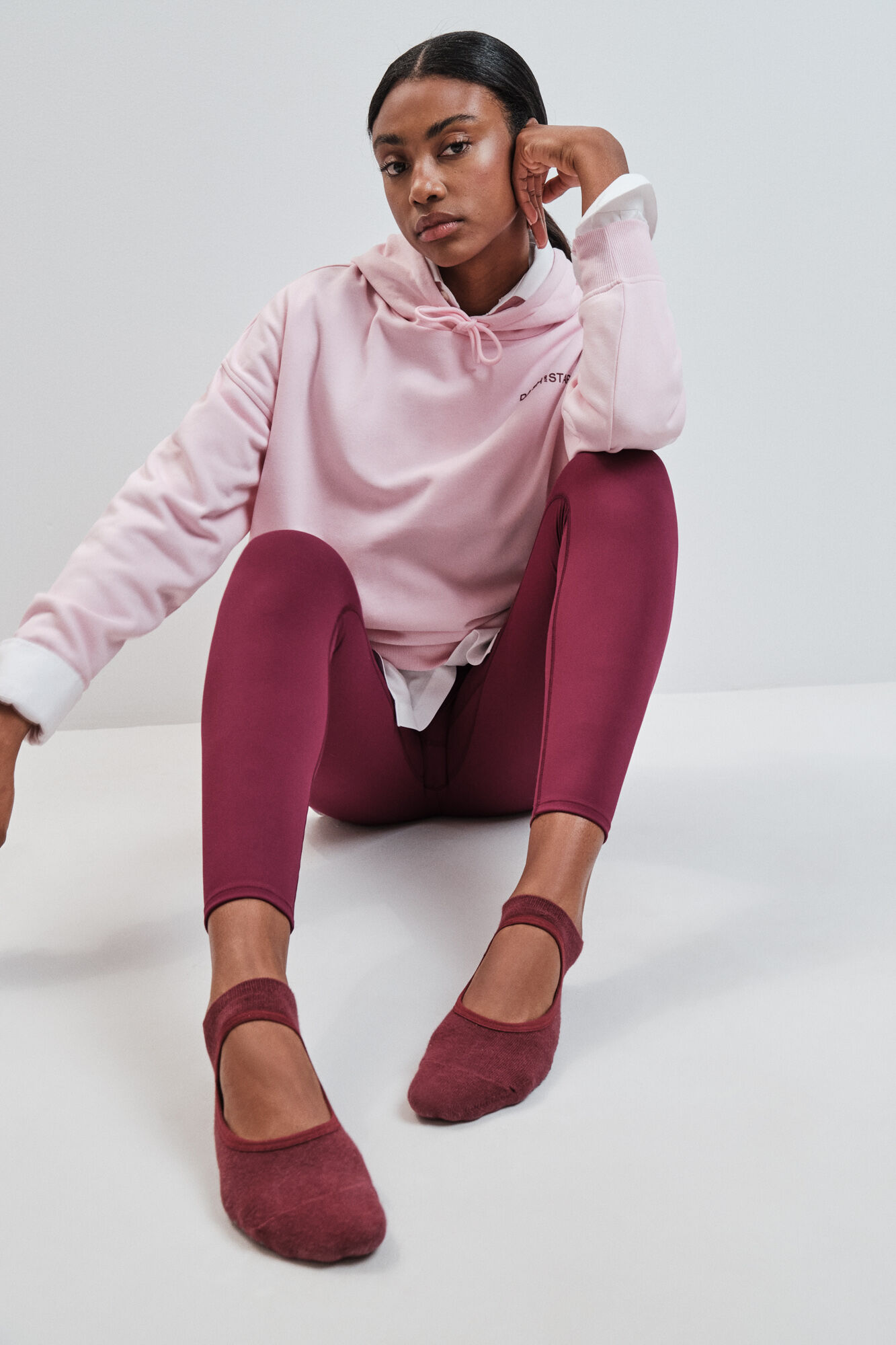 Dash and Stars Calcetines estilo zapatilla de ballet de algod&oacute;n vino